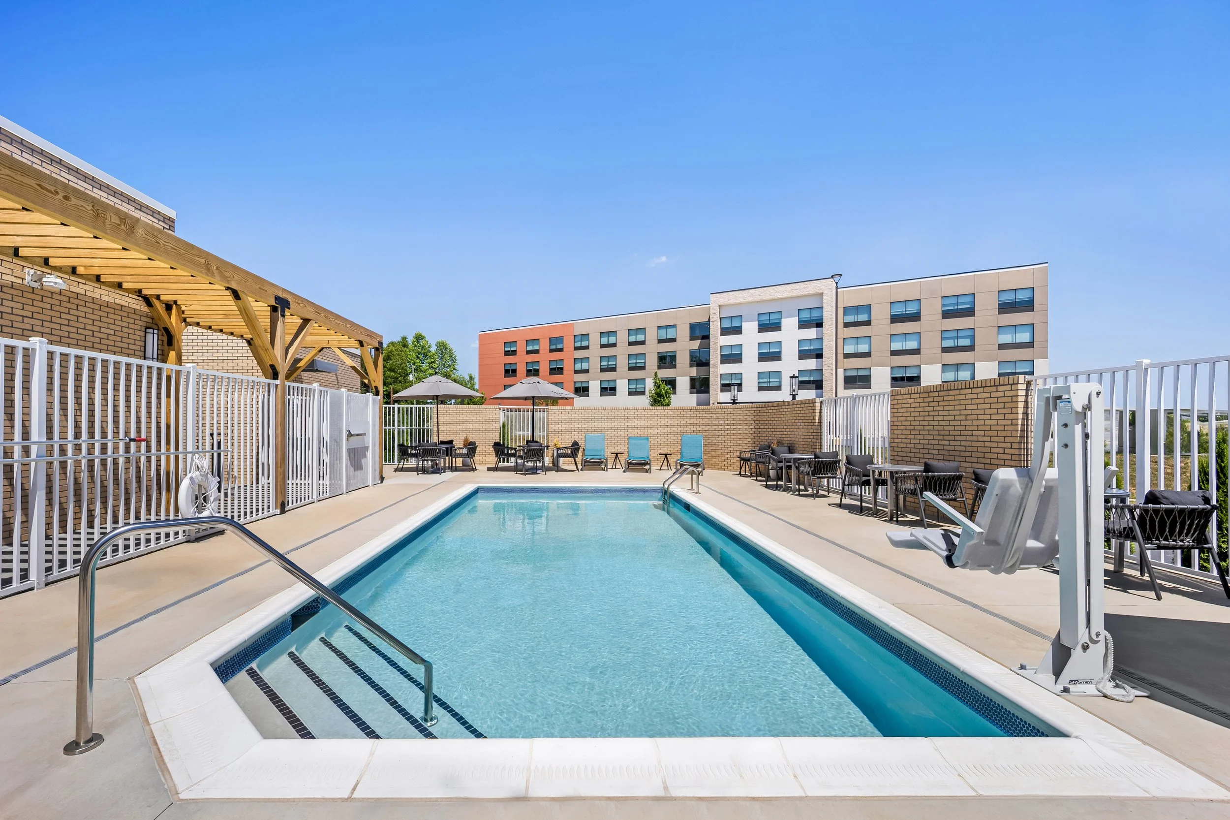 GSOKT-Pool-1.jpg