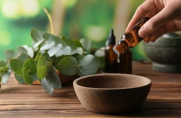 Blending 100% organic essential oils to create natural, clean products and remedies