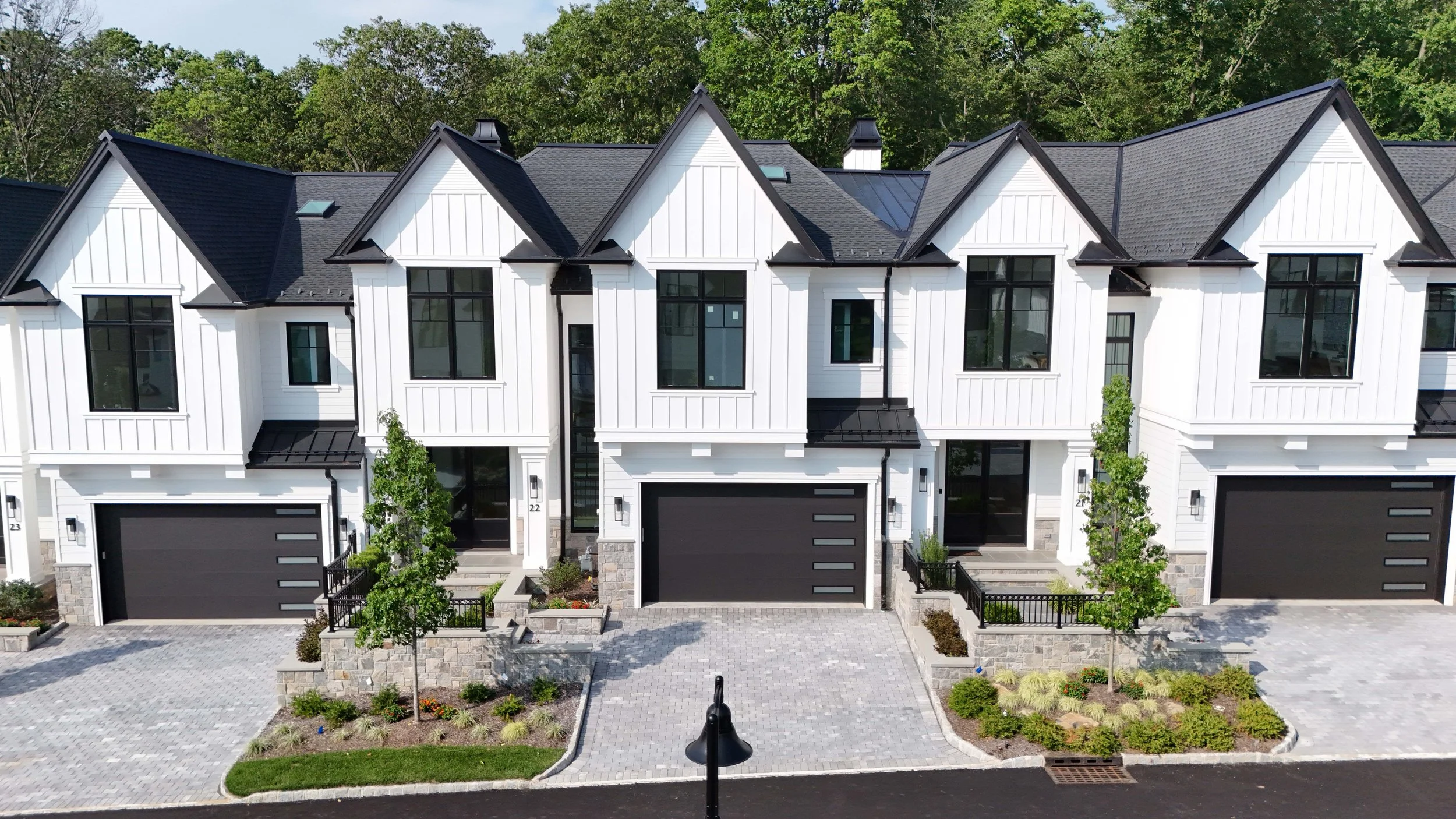 Zampolin-Woodlands-Demarest-townhome-exterior03.jpg