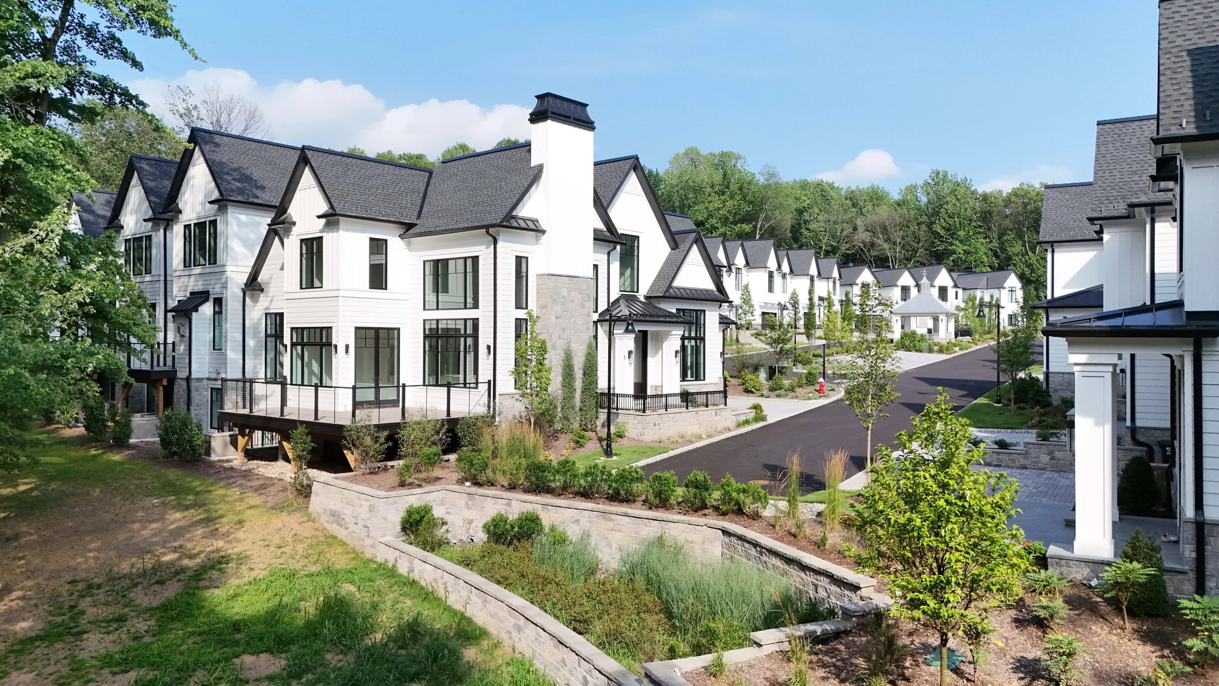 Zampolin-Woodlands-Demarest-townhome-exterior09.jpg