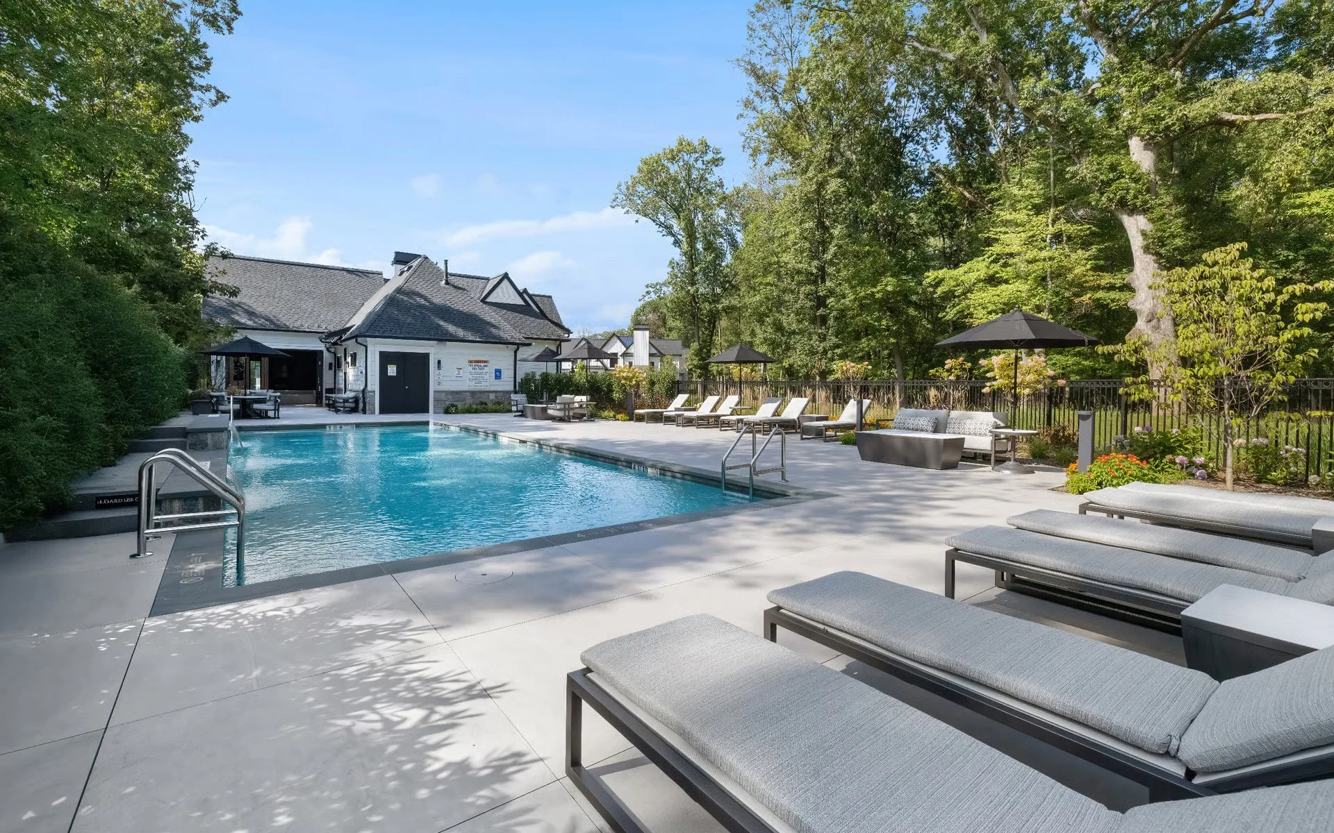 Zampolin-Woodlands-Demarest-townhome-clubhouse02.jpg