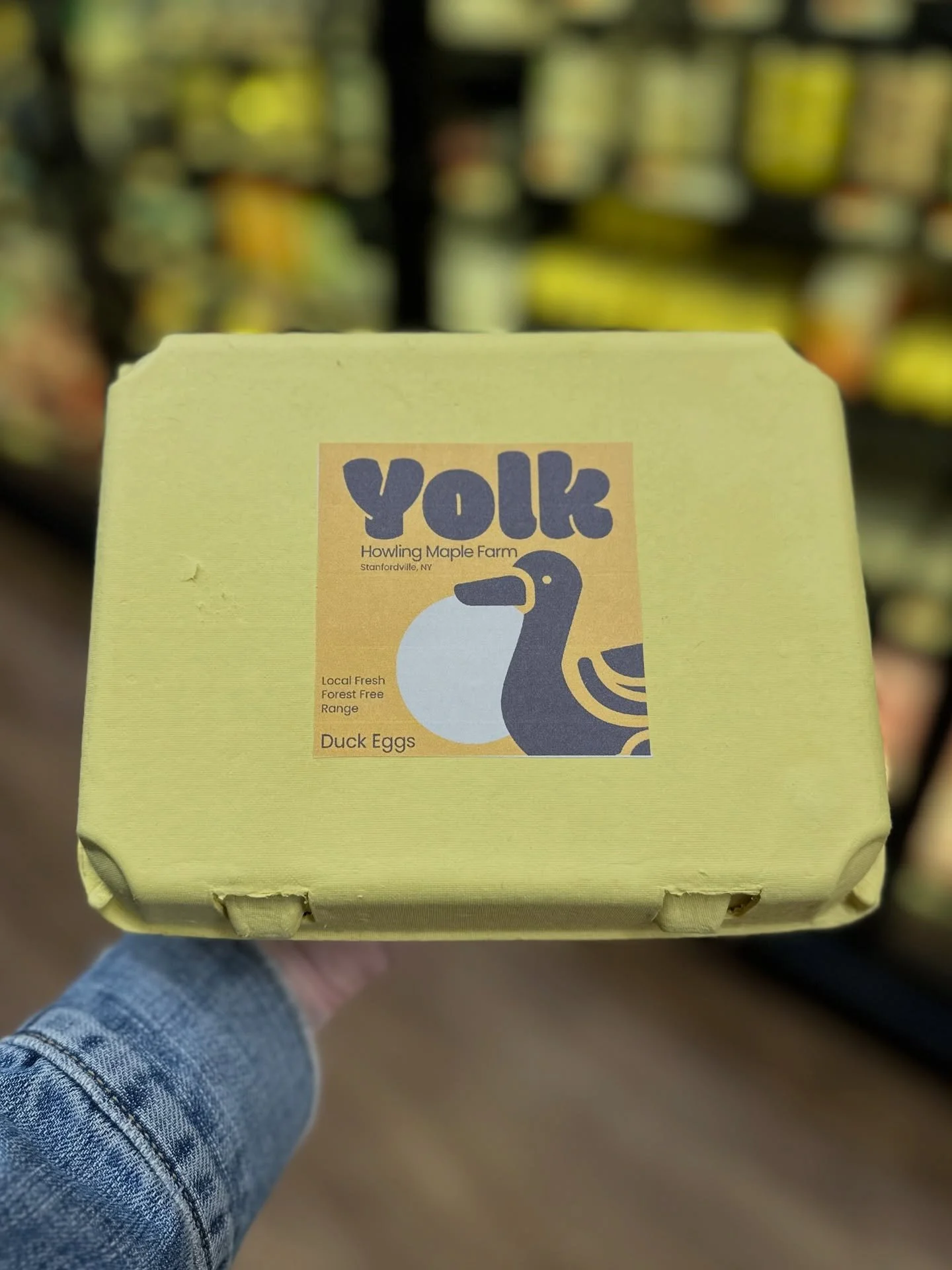 NEW Howling Maple Farm @howlingmaplefarm Duck Eggs and Chicken Eggs are in the market. From the same design team behind Khem @khem_studios and Hanna&rsquo;s Lemonade at the Farmers and Makers Market @millbrookfarmersmarket 
We love having local produ