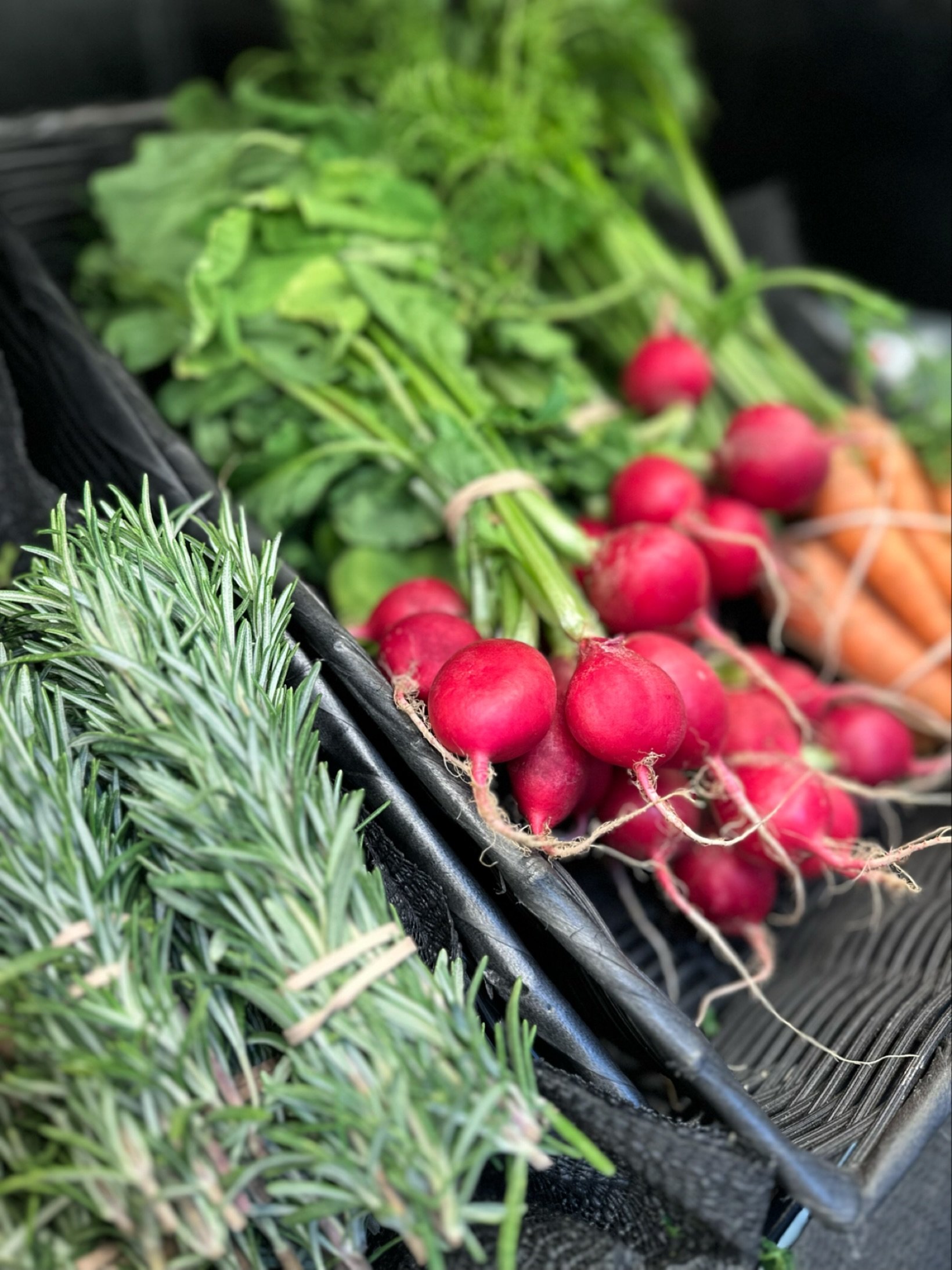 McEnroe Organic Farm in the market 🙌

#mcenroefarm #maronasmarket 🛒
#millbrookfooddestination
#millbrookdestination 
#millbrooksmarket
#millbrooklove #shoplocal 
#millbrooknewyork 
#millbrook #millbrookny
#hudsonvalley #dutchess
@millbrooknewyork