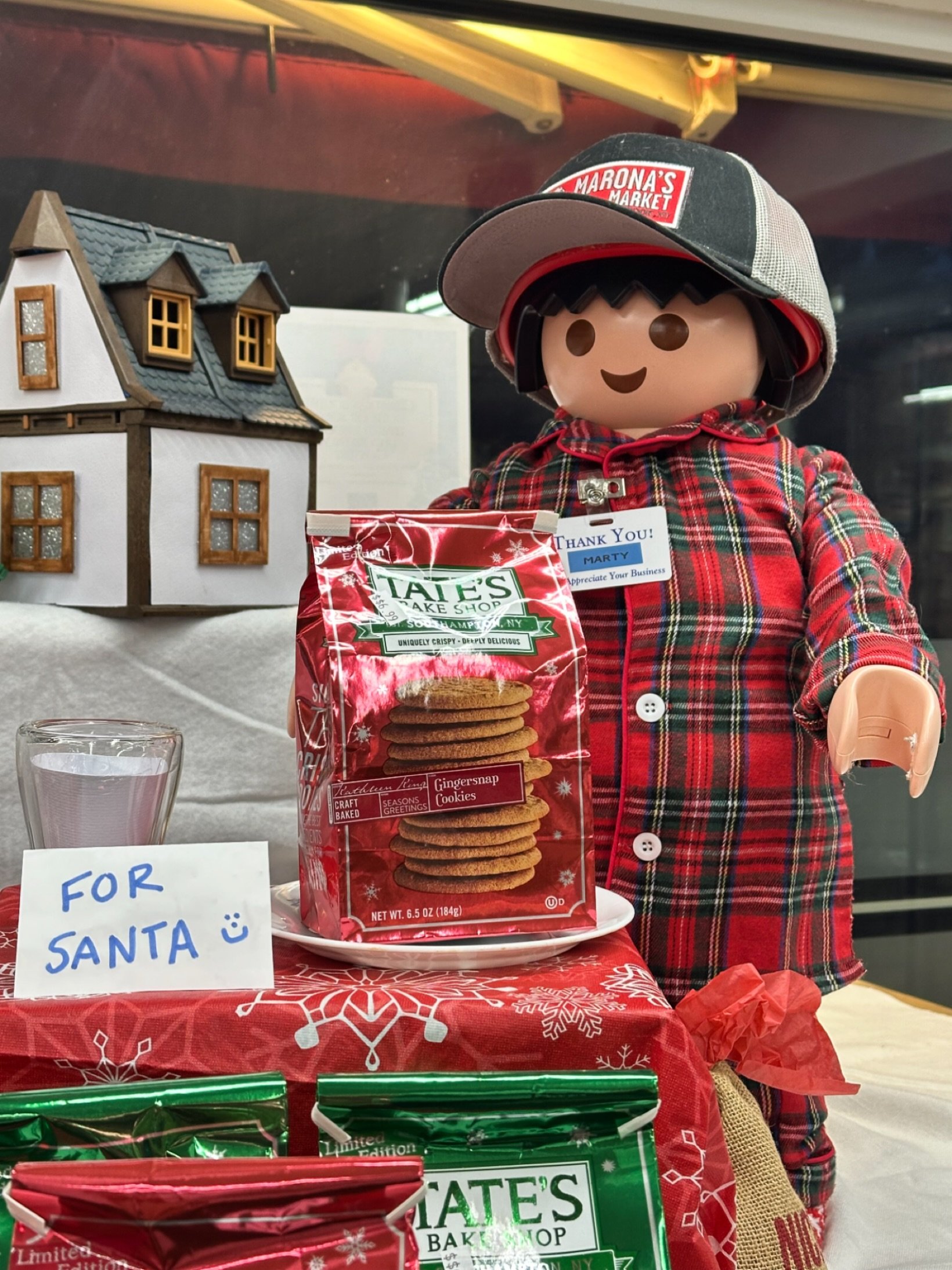 Don&rsquo;t forget to stock up on cookies and milk for Santa🕺

#maronasmarket 🛒 
#millbrookfooddestination
#millbrookdestination 
millbrooksmarket
millbrooklove shoplocal 
millbrooknewyork 
millbrook millbrookny
hudsonvalley dutchess
@millbrooknewy