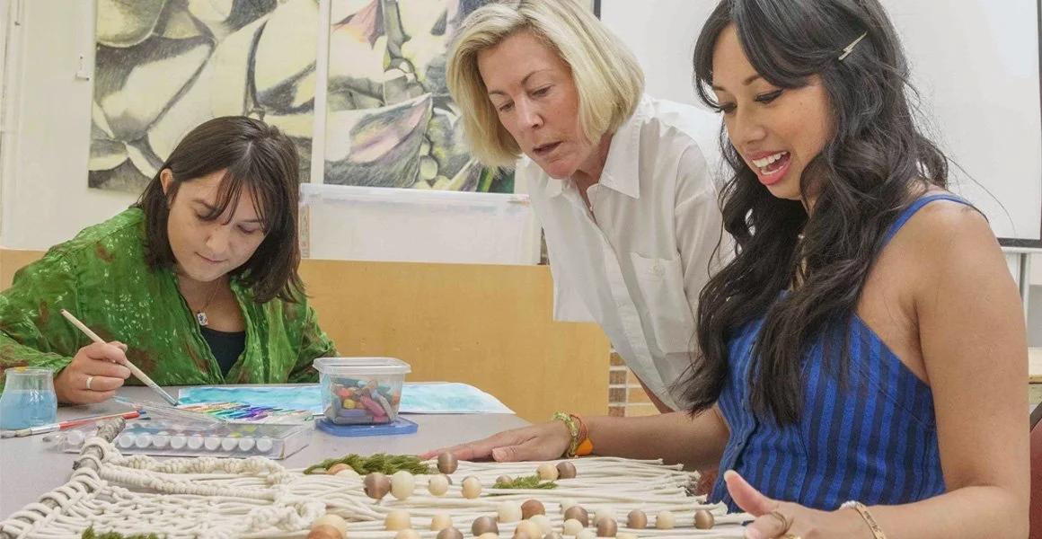 Healing trauma through creativity—safe and supportive art therapy services available in Carol Stream, Illinois.