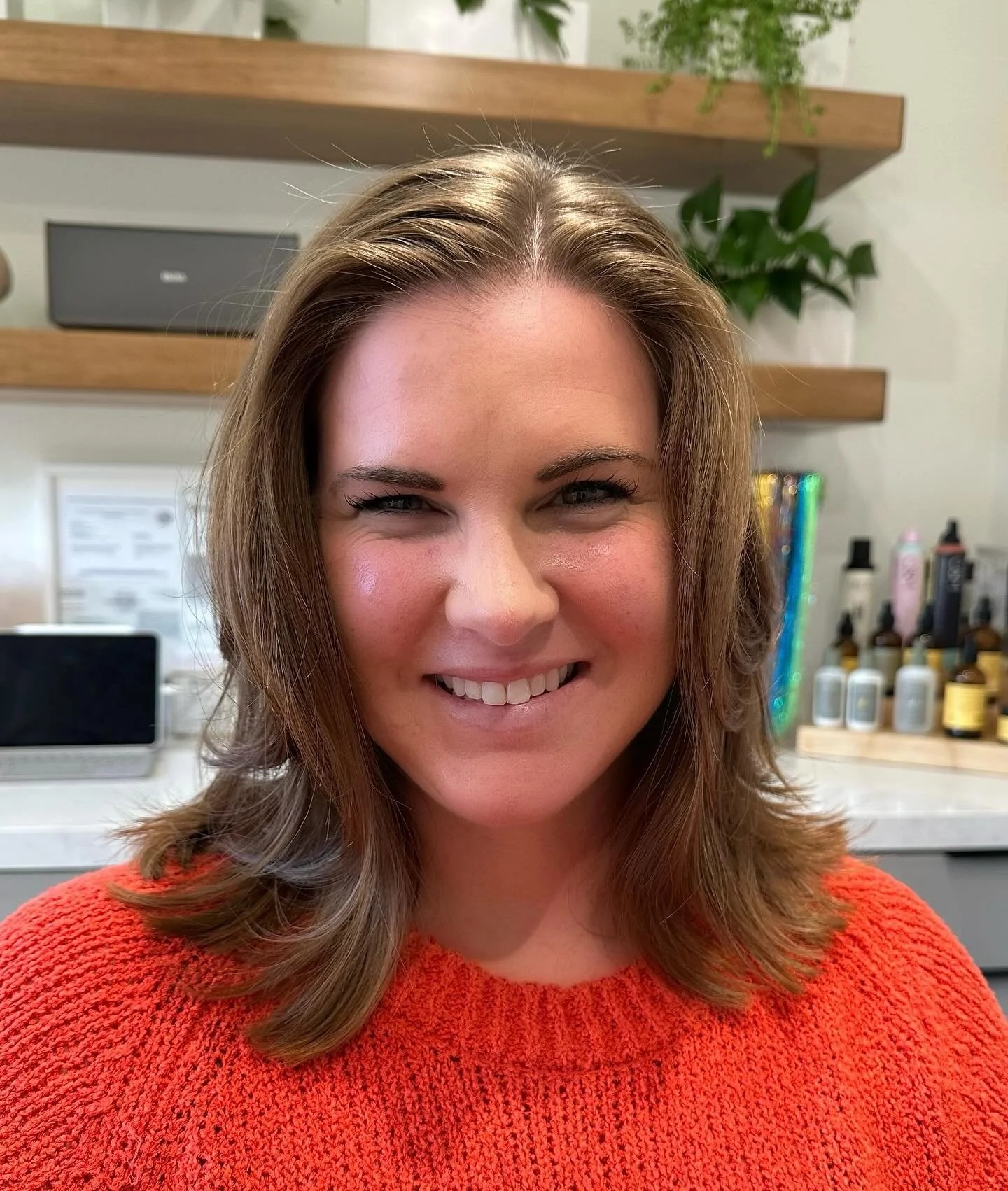 Happy Birthday to @rachell_rae_designs!! 🎉🎂♐️ Razor and scissor cut styled with @gmreverie ✌🏽
.
.
.
.
.
.
.
.
#ruthwickhamhair #bespokebeauty  #sanluisobispo #slohairstylist #hairstylist #centralcoast #centralcoastsalon #calpoly #haircut #cleanhai