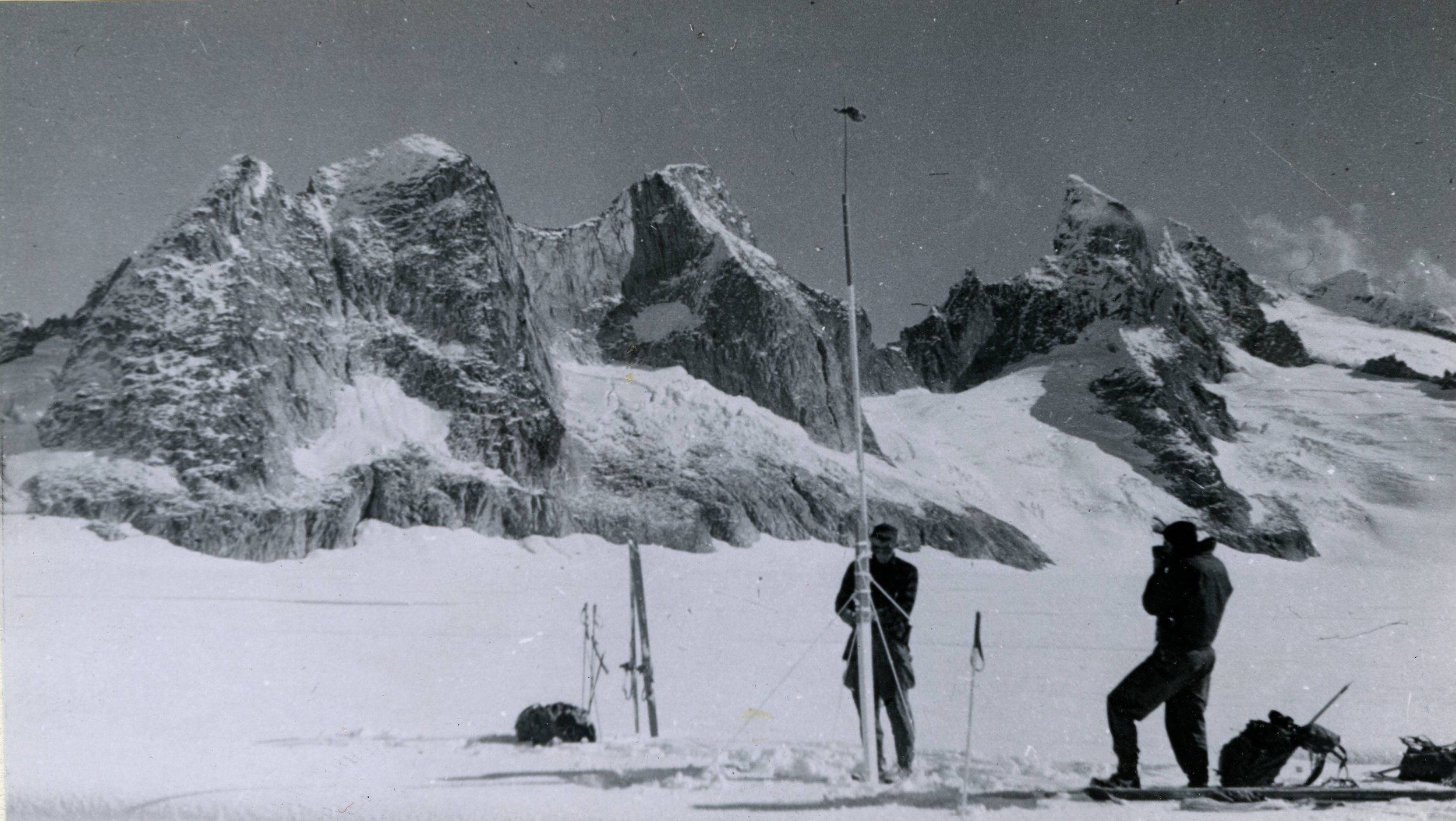 Fieldwork on the Twin Glacier, 1948. Photo: William O’Field