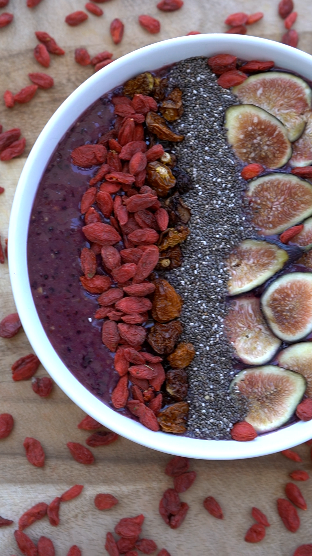 Easy &amp; Delicious Raw Vegan Smoothie Bowl