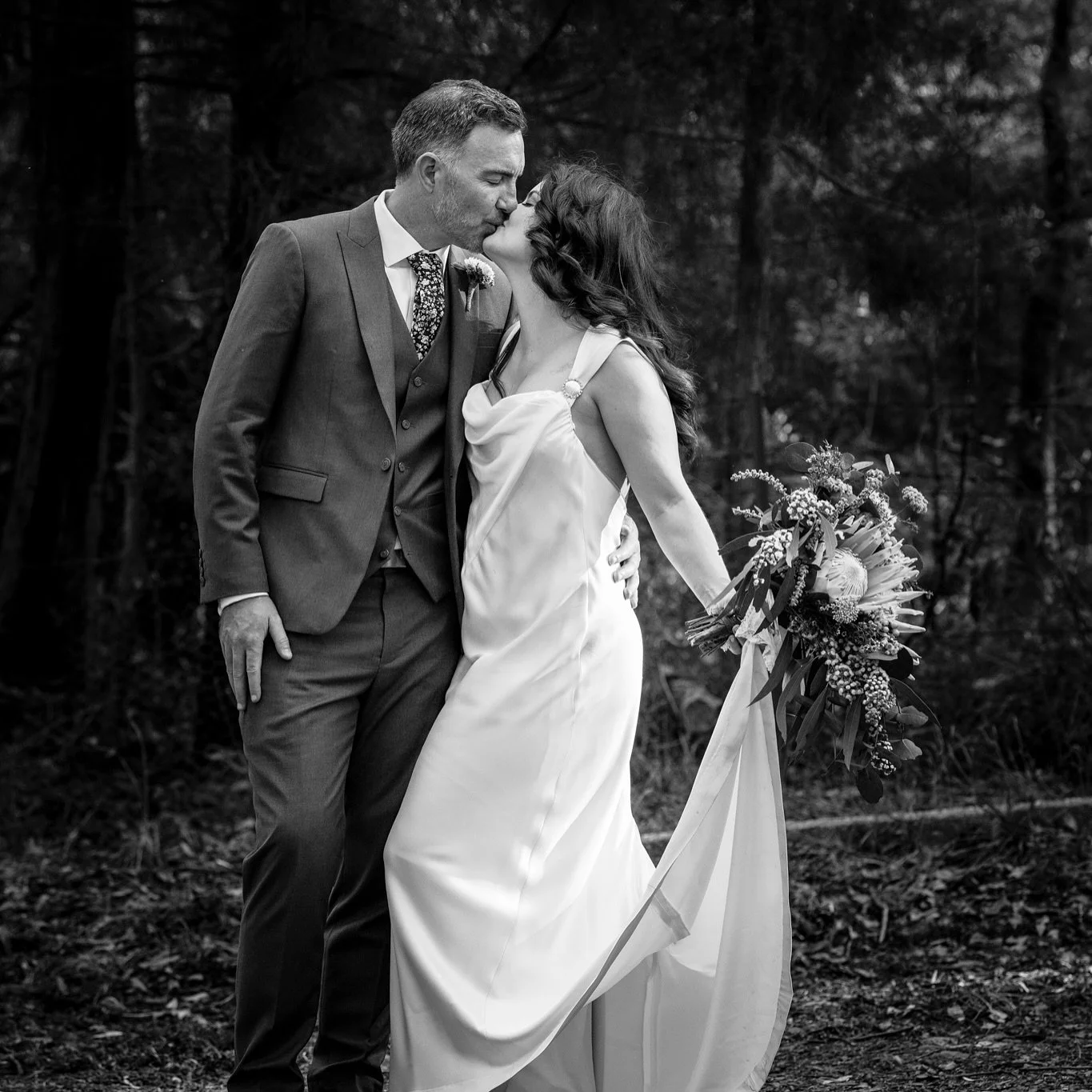 One of the best days! Happy 3 years lovers, the heat, the hills, the views and The Party that unfolded&hellip;I remember it well! Here&rsquo;s to you Pheebs &amp; Grimmy!🥂

journeybylight.com.au

#weddinginspo
#weddinggoals
#lovewhatyoudo
#weddingst