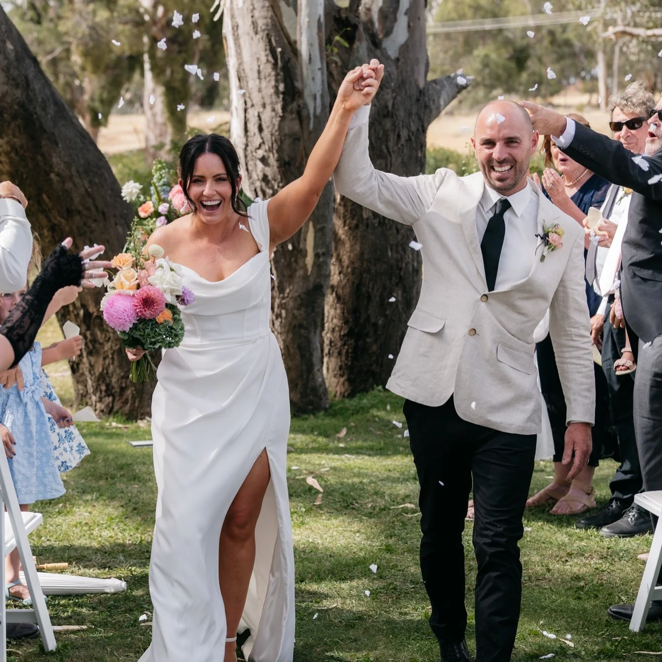 Introducing Mr &amp; Mrs Fullard! Big love and the perfect vibe to yesterday celebrations at favourite @harcourtvalley_vineyards with a bunch of the best humans to make it one to remember.
@culturehitch represent 🤙

journeybylight.com.au

#macedonra