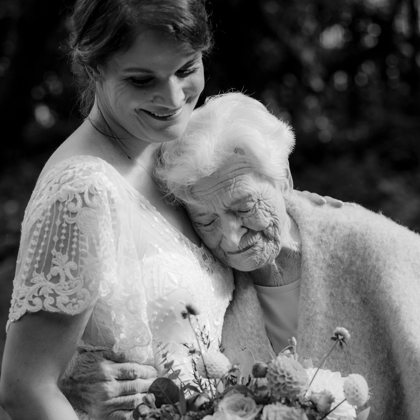 Weddings in Trentham are always a joy. Big congrats to Grace &amp; Matthew who embraced the cool and wet weather and continued the party at the @thecosmopolitanhotel 

Weddings 

journeybylight.com.au

#macedonrangesweddingphotographer 
#daylesfordwe