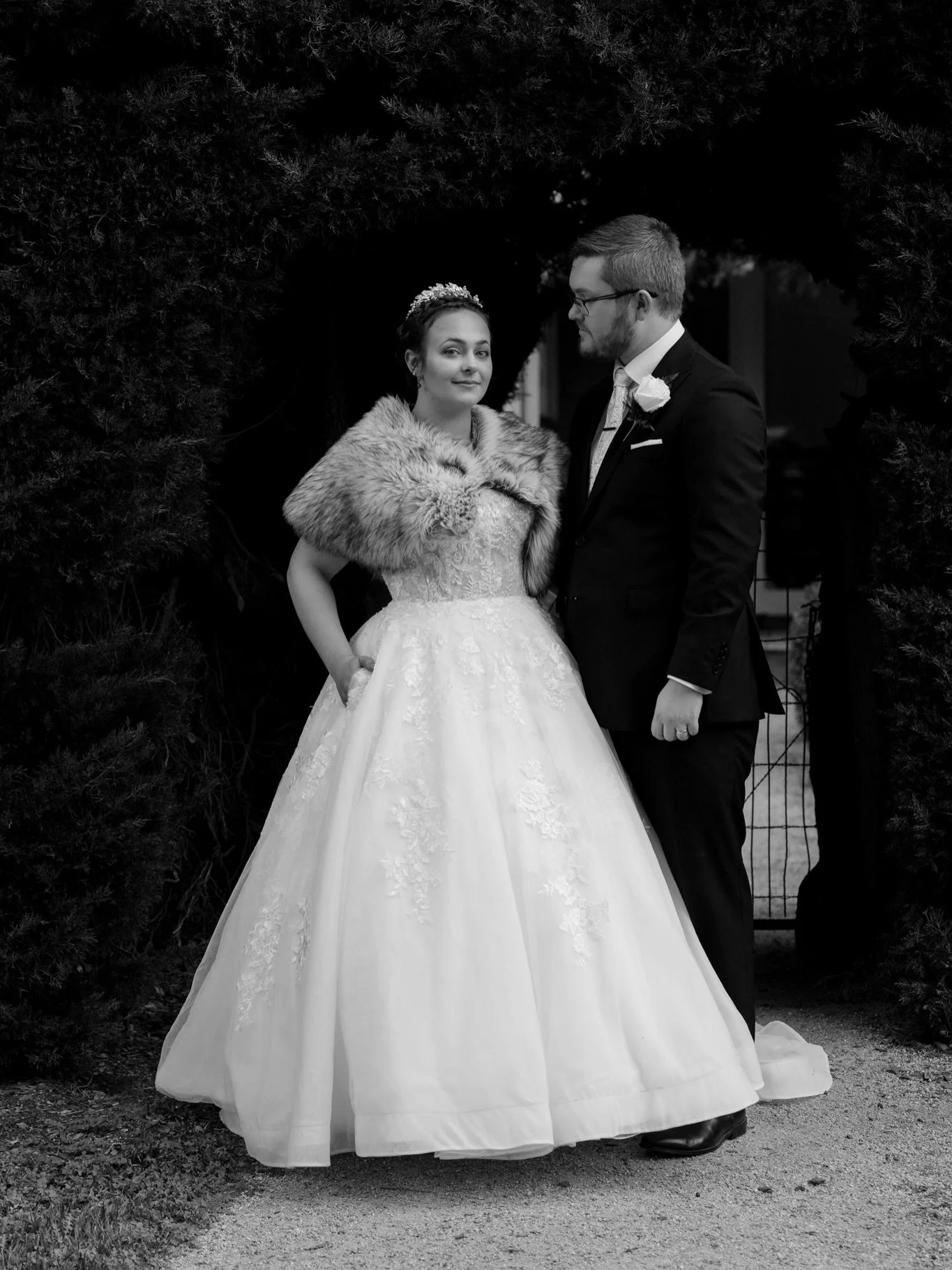 An amazing wedding for Angelique and Ben yesterday at @hedgefarm celebrated under autumn trees and smoky blue skies. 

journeybylight.com.au

#macedonrangesweddingphotographer 
#daylesfordweddingphotographer 
#bendigoweddingphotographer