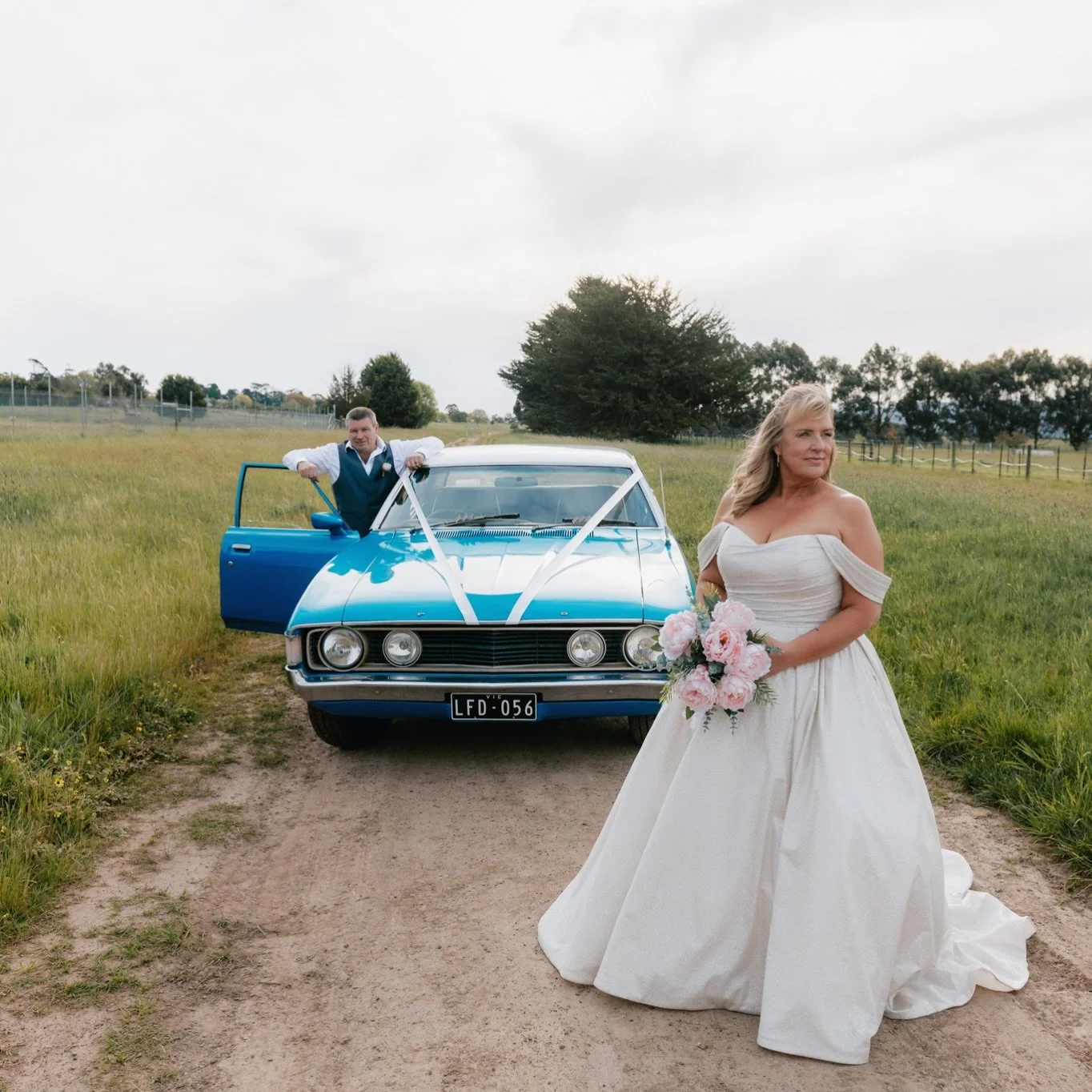 It&rsquo;s been a while but I was privileged to capture Leonie &amp; Steve&rsquo;s wedding day yesterday. A beautiful down to earth couple, who clearly were devoted to each other who celebrated at the Lancefield Lodge.

journeybylight.com.au

#macedo