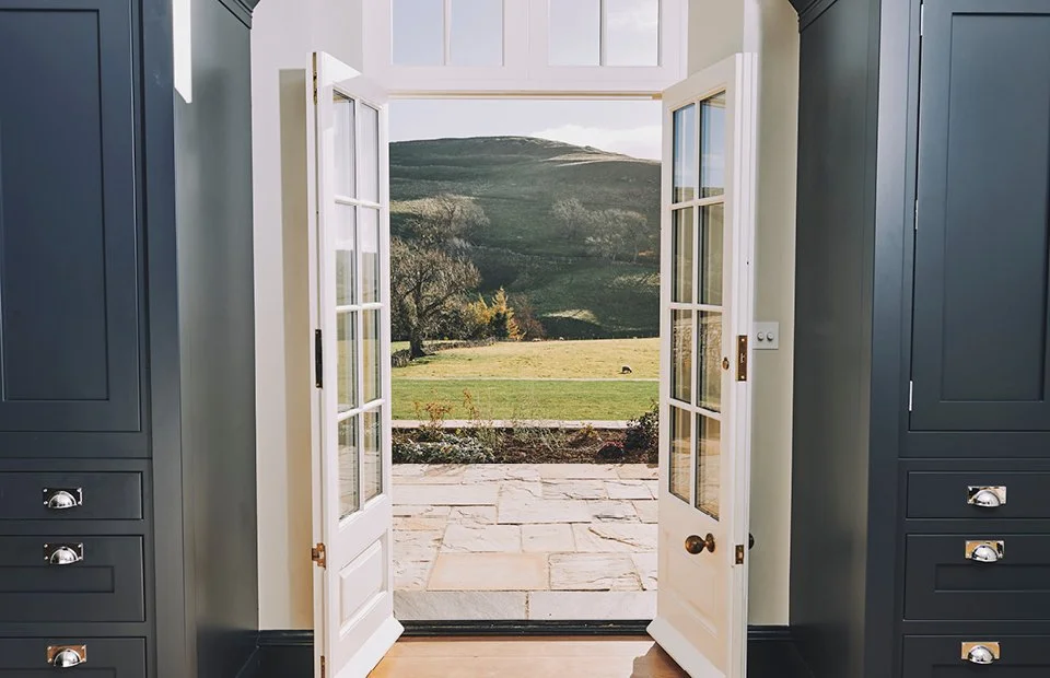 stay-telfit-doors-open.jpg