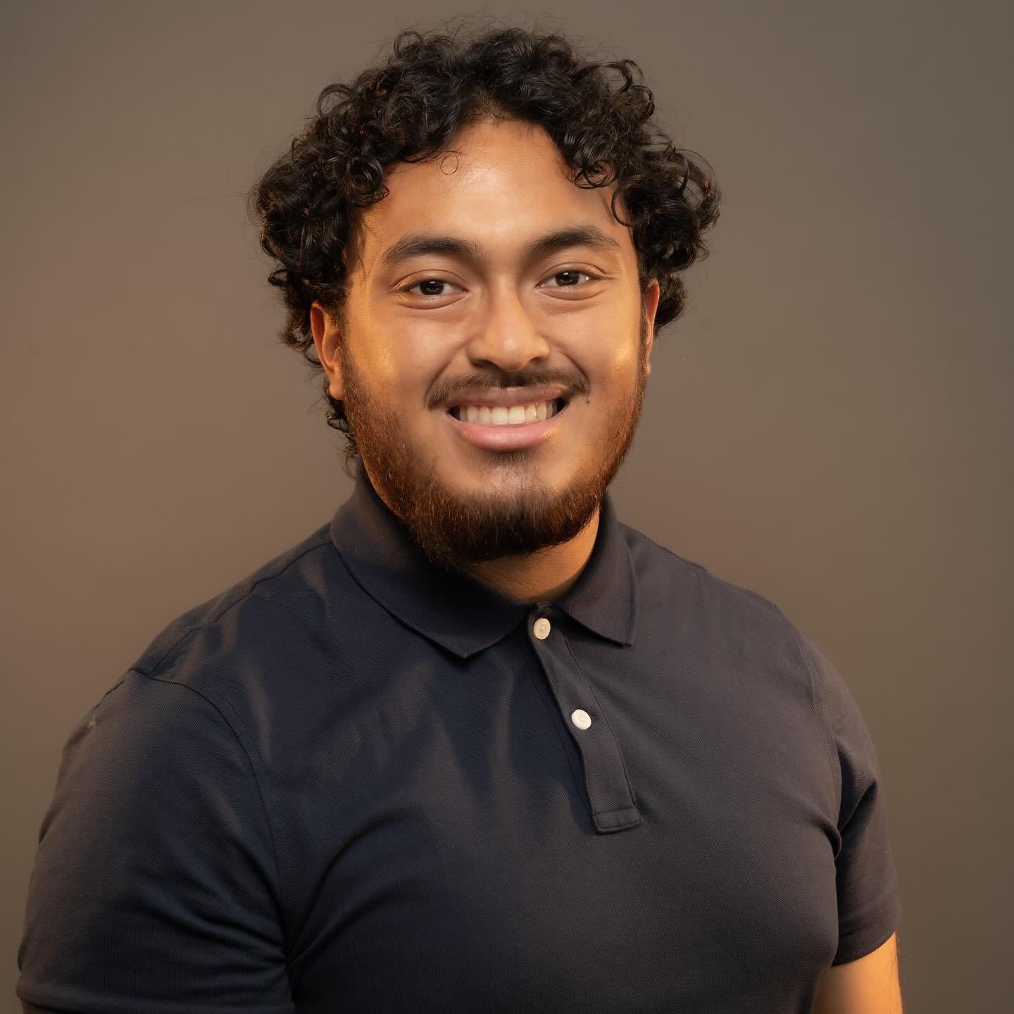 💥Introducing our third member spotlight of the Spring 2025 semester: Kenny Mazariegos.  Kenny is a senior at CSUN studying biology. He aims to do research in biomechanics. He is the Lab Manager of the GOLD Lab and his research is on AR rehabilitatio