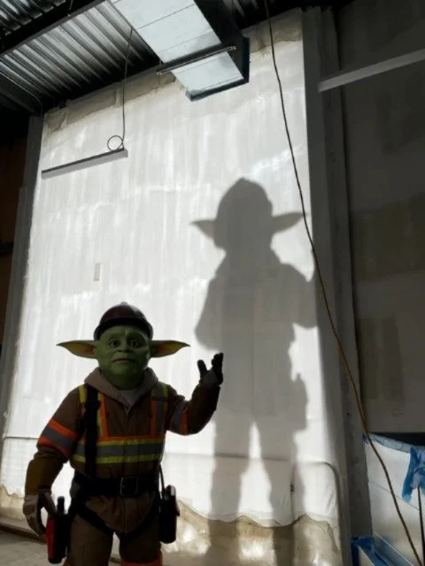 &ldquo;The Force is strong with this wrap. Blizzard outside&hellip; warm inside.&rdquo;
Keeping crews productive no matter the weather &mdash; that&rsquo;s the power of professional shrink wrapping.
#ShrinkWrap #HeatedEnclosure #WinterConstruction #S