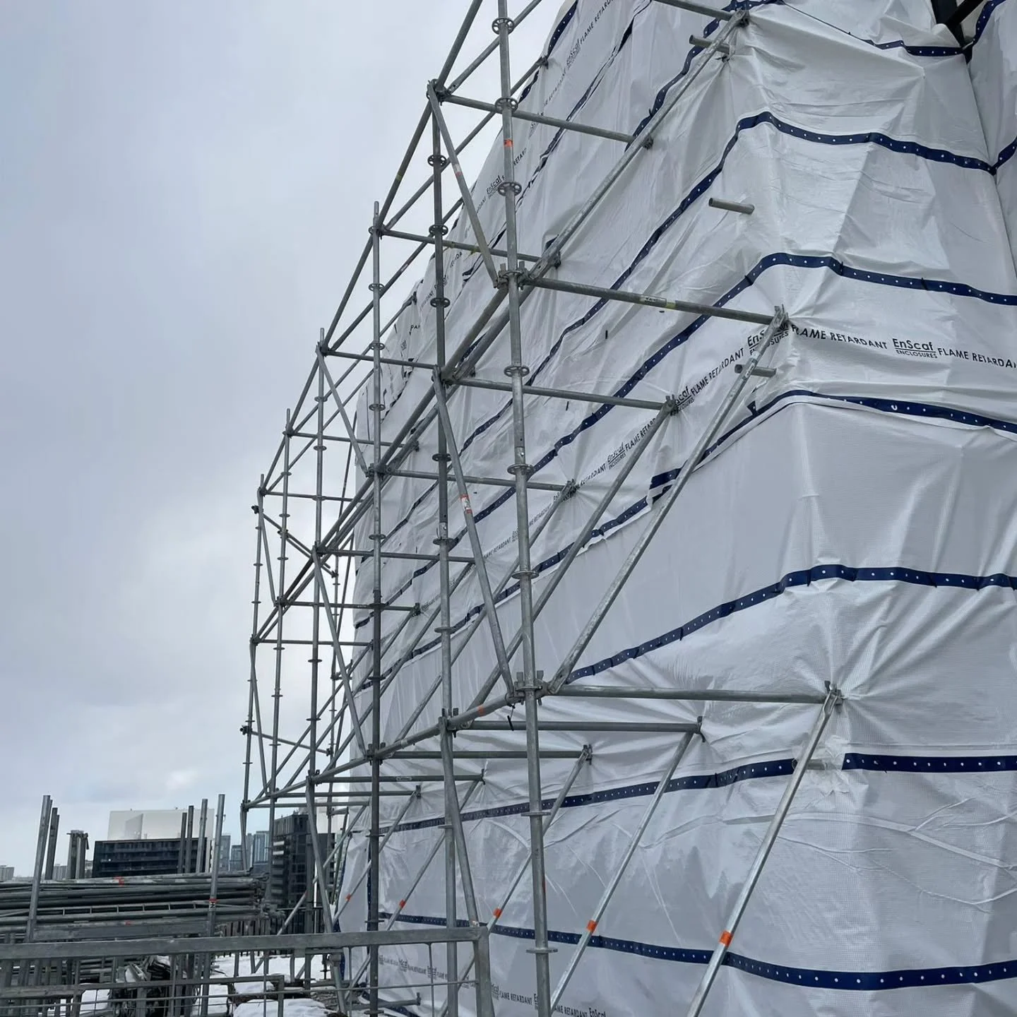 This is why &ldquo;close enough&rdquo; isn&rsquo;t good enough.
Get scaffolding that&rsquo;s actually square, stable, and winter-ready.
#TorontoConstruction #JobsiteReality #GTAContractors #ScaffoldFail #ConstructionSafetyFirst #BuildItRight #Scaffol