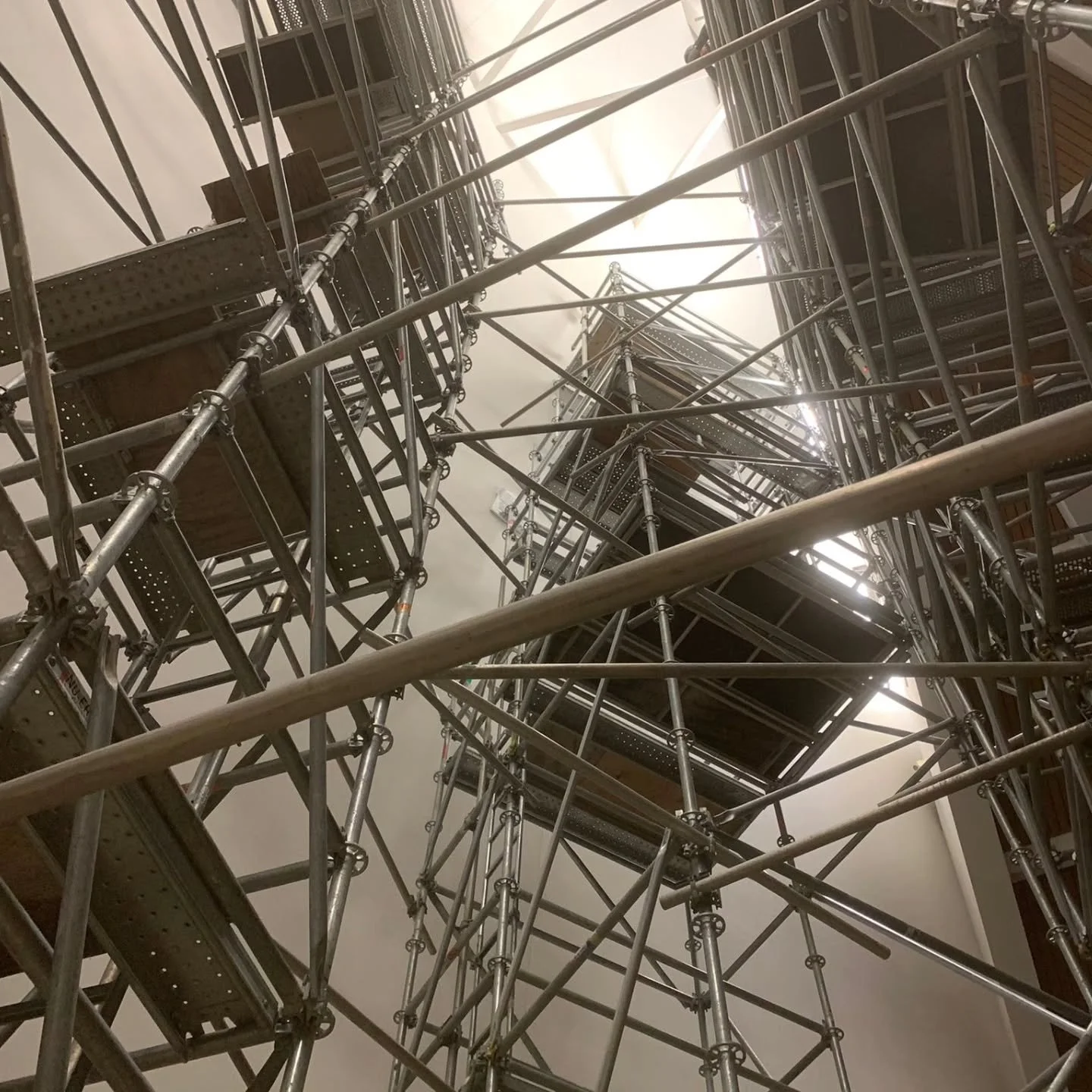 Three independent scaffold towers tied together to create a stable, free-standing access system inside this church.
Built to safely reach the highest points of the structure while protecting the space below.
#Scaffolding #ScaffoldLife #ConstructionAc