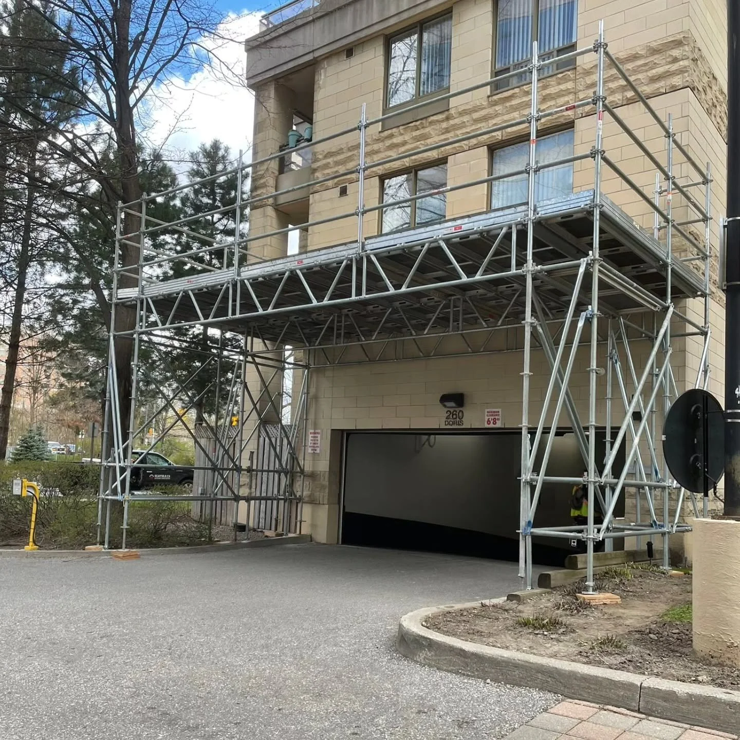 Not just scaffold, engineered access 🔧

Custom overhead protection built to carry a swing stage while keeping the drive aisle fully operational below. Tight space, zero compromise on safety, and built to handle real site demands.

This is how you pr