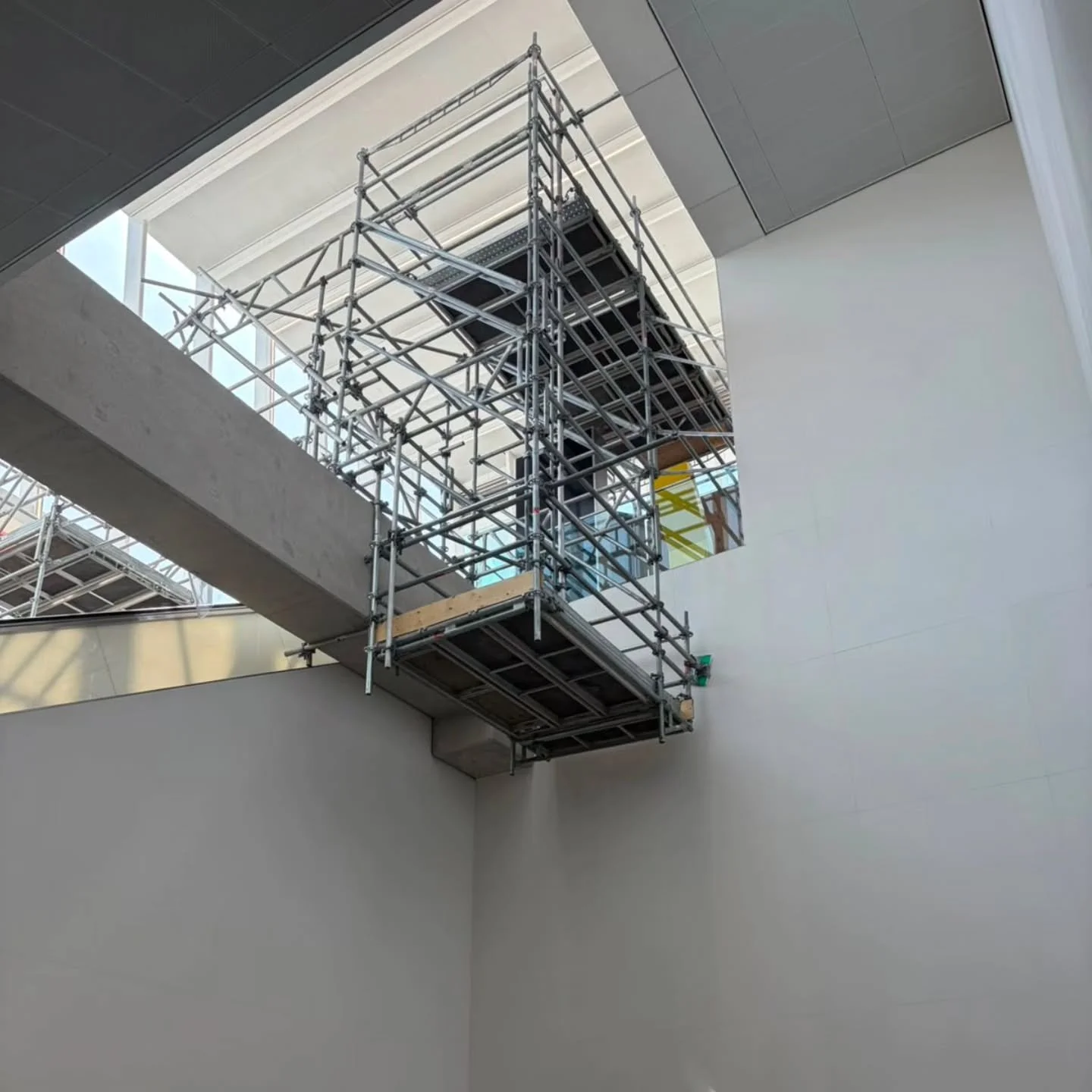 🏗️ Engineering Around the Impossible.
When anchors weren&rsquo;t an option, our team designed and built a fully cantilevered suspended scaffold system spanning over active escalators and open atrium space.
No wall ties. No anchors. Just careful plan