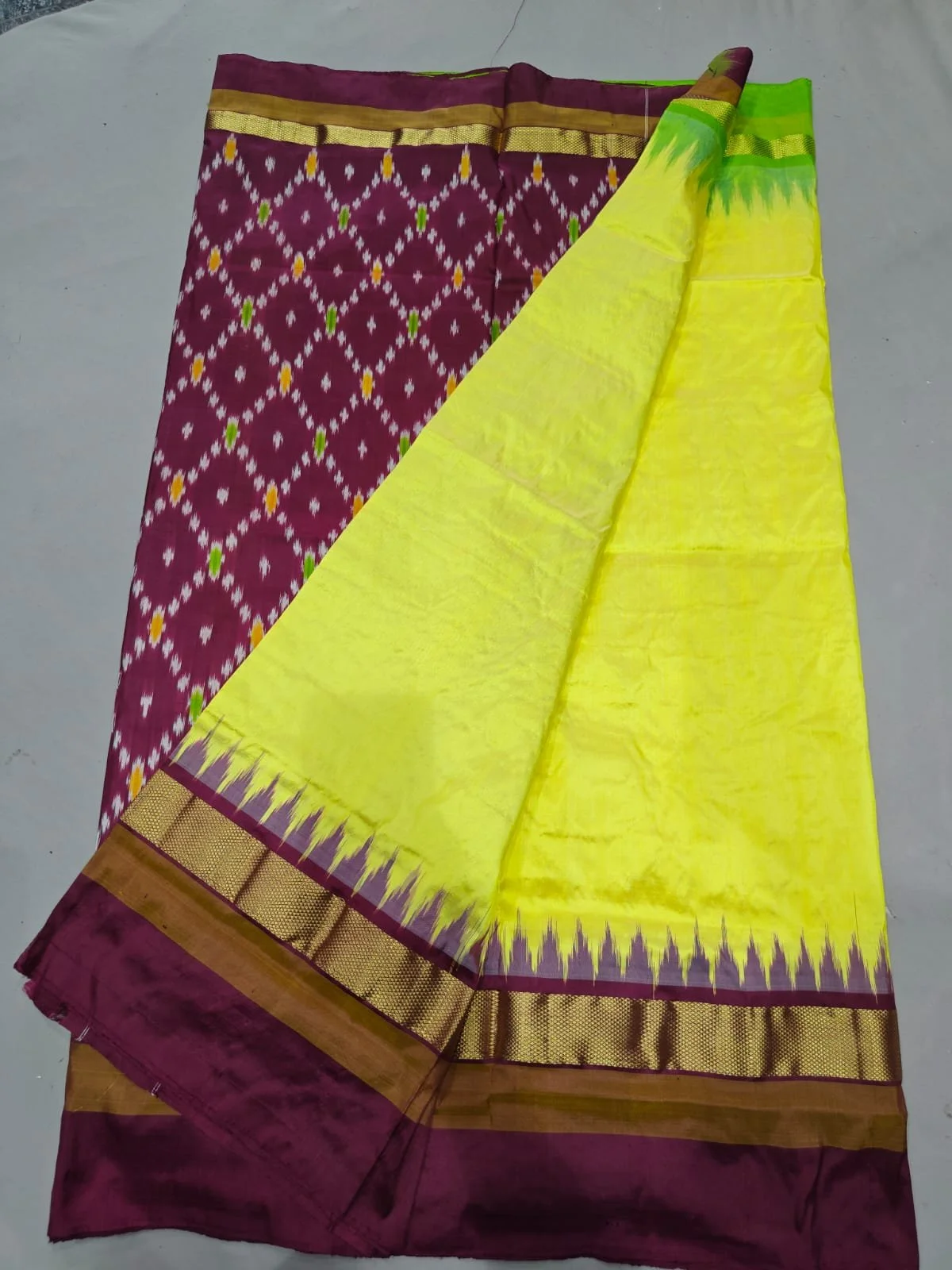 A1400 - 200 Ikkat Pochampally Pure Silk Handloom saree.JPG