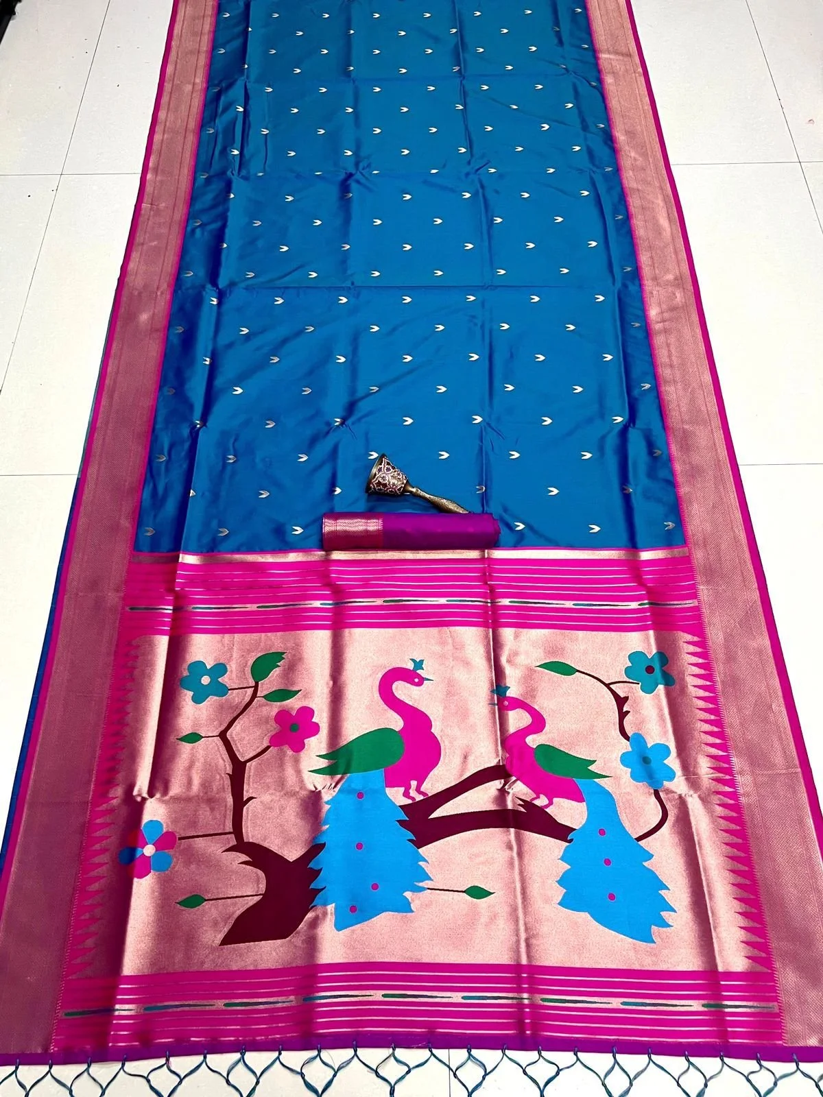 A993 - 48 Pure soft Kanchivaram paithani (2).JPG