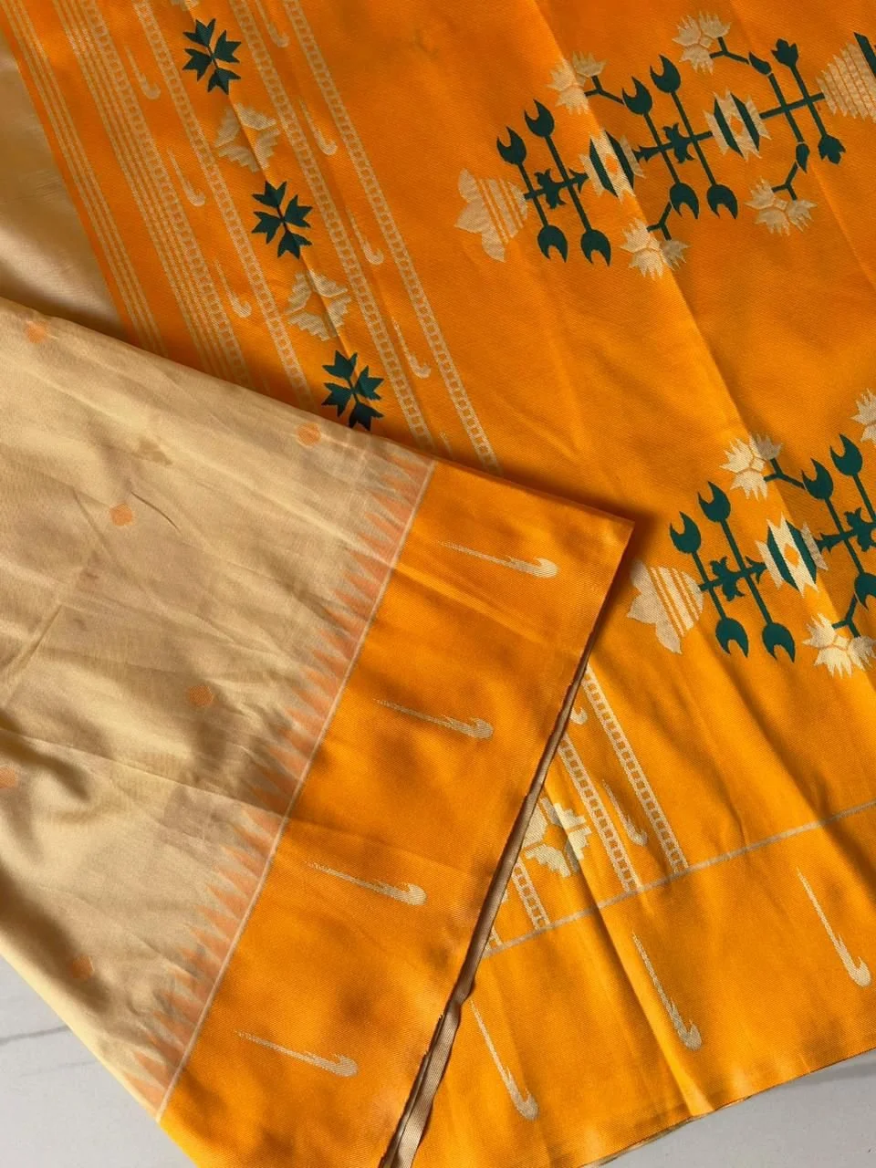 ✨ Golden Glow Soft Silk Paithani ✨