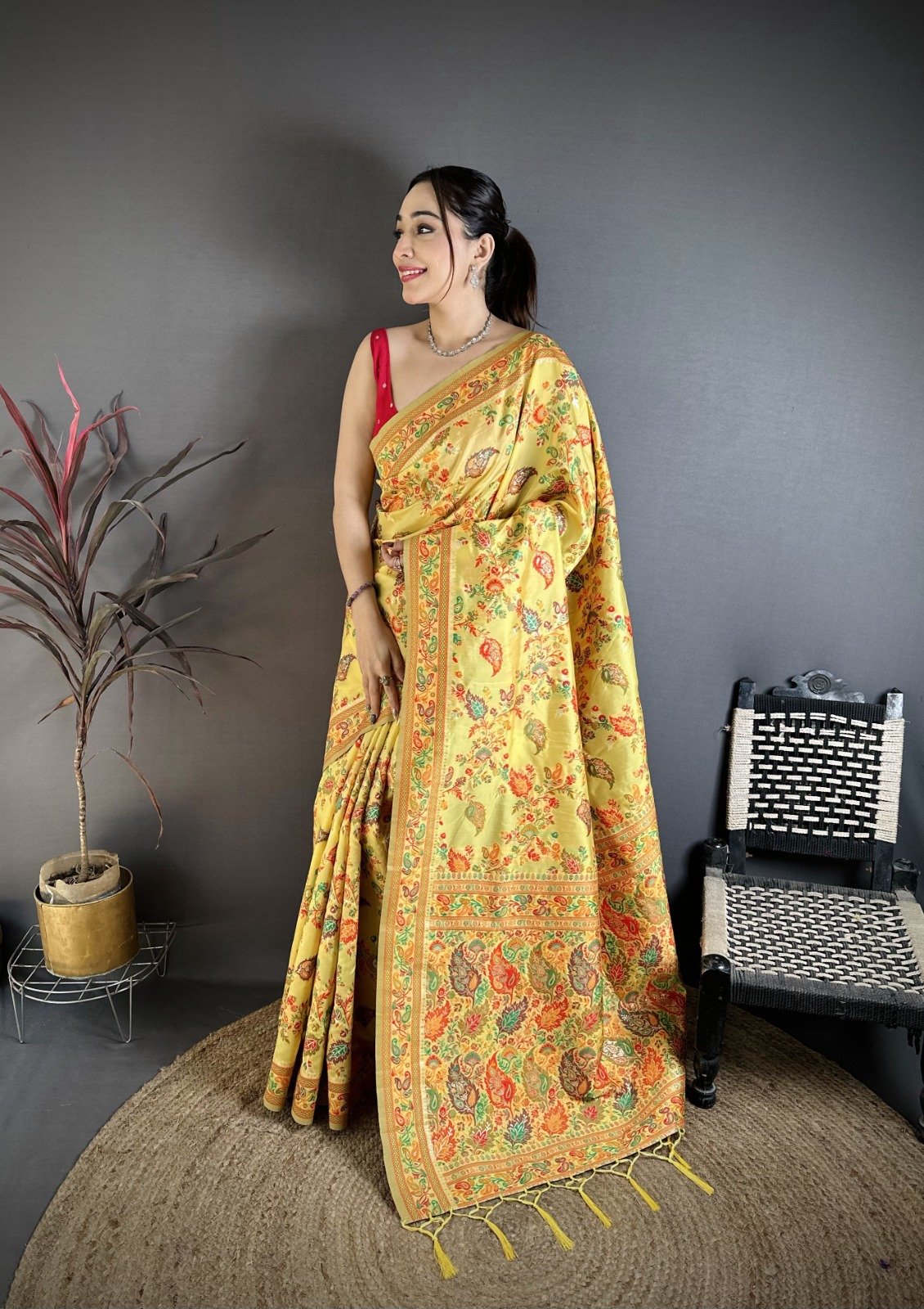 A1064 - 75 Raja mouli Paithani (1).JPG