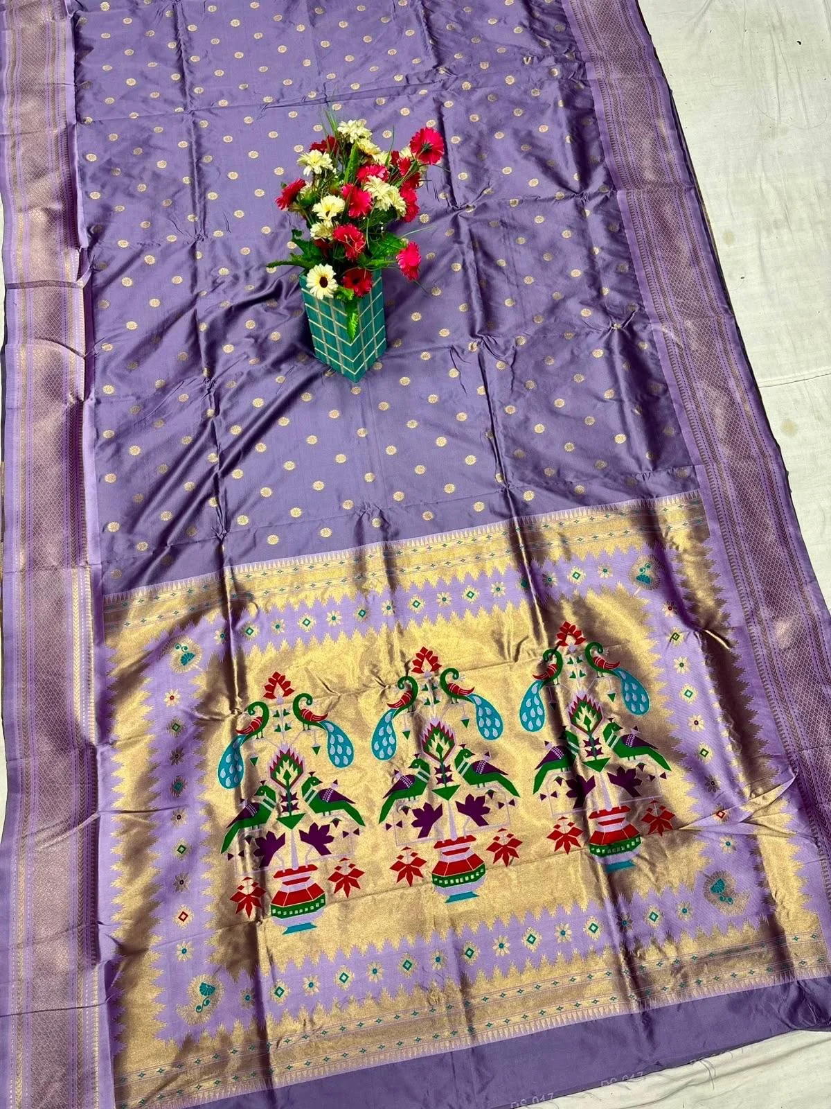 A1236 - 62 New Yeola Kalanjali Paithani 2.JPG