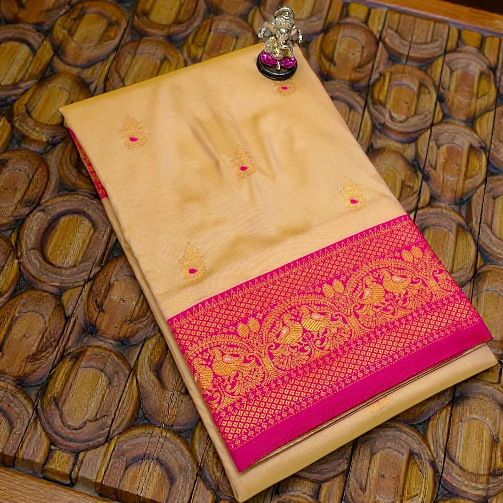 ✨👑 Dagina Peshwai Paithani – A Royal Treasure of Timeless Elegance 💖🌸 👑✨