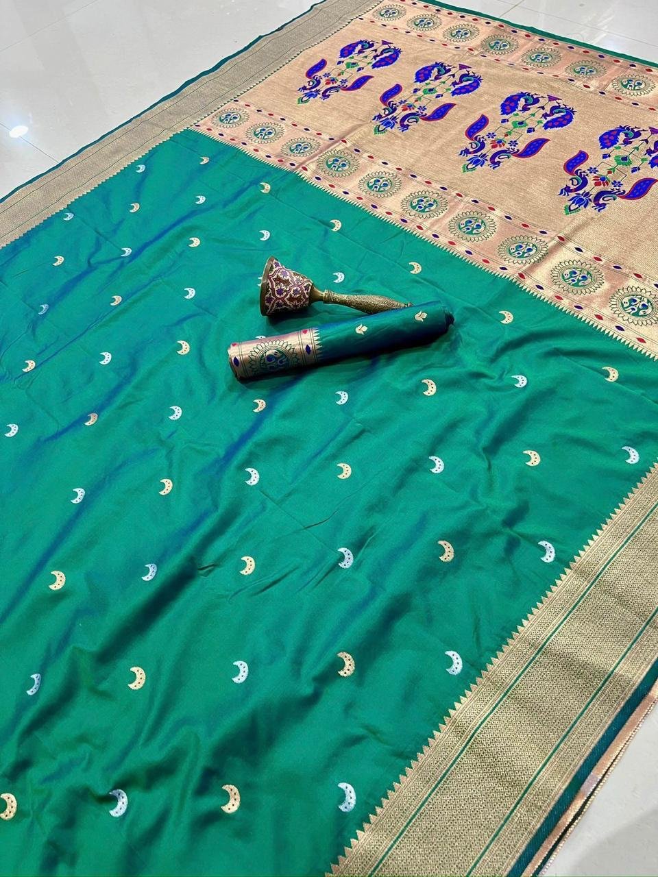 A1099 - 50 Chandrakor Paithani sale (1).JPG