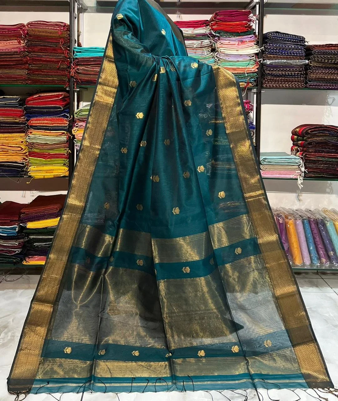 A1246 - 110 Maheshwari Hand Woven Butta Saree.JPG