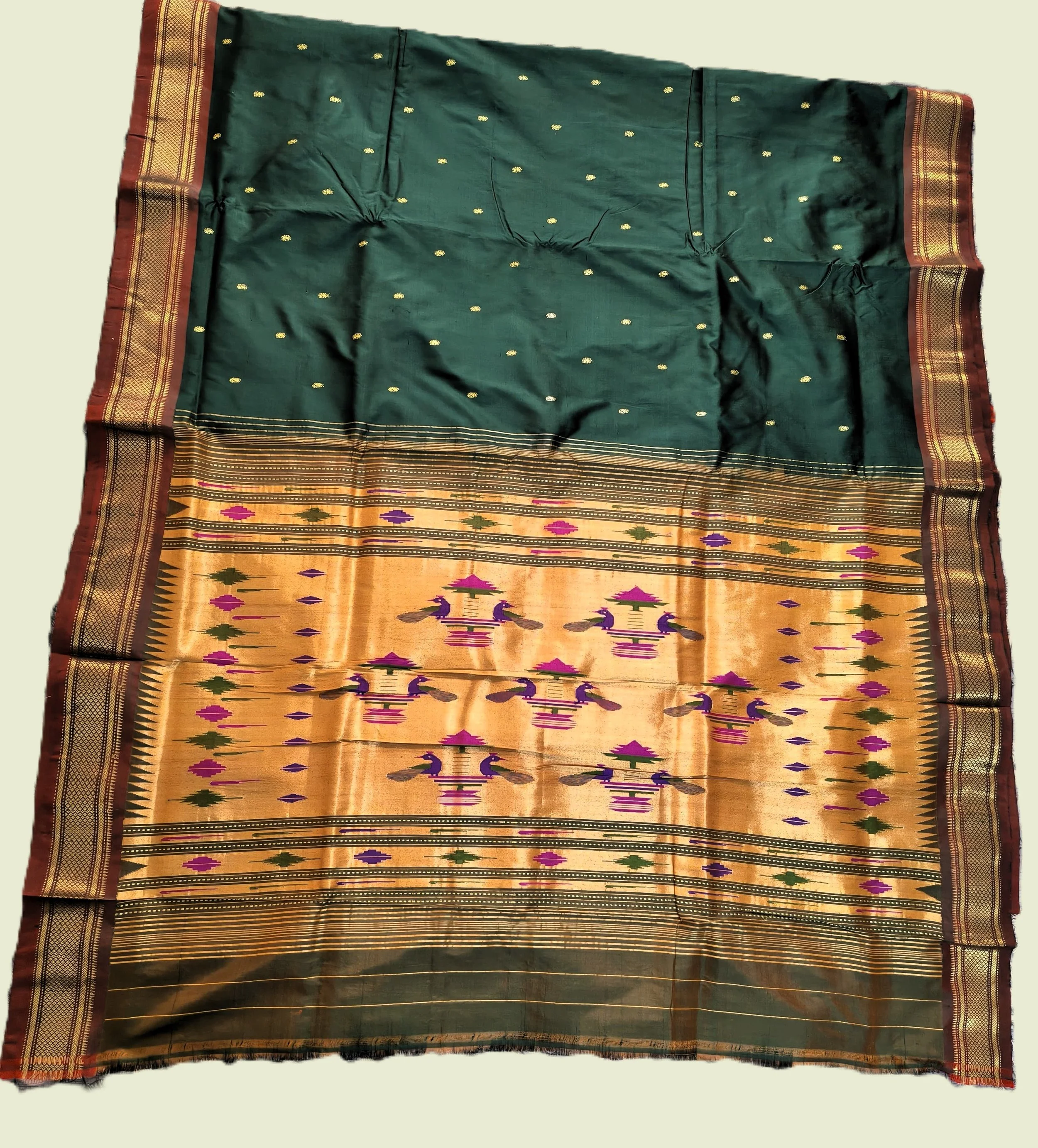 🌿 Regal Emerald Handloom Yeola Paithani 🌿