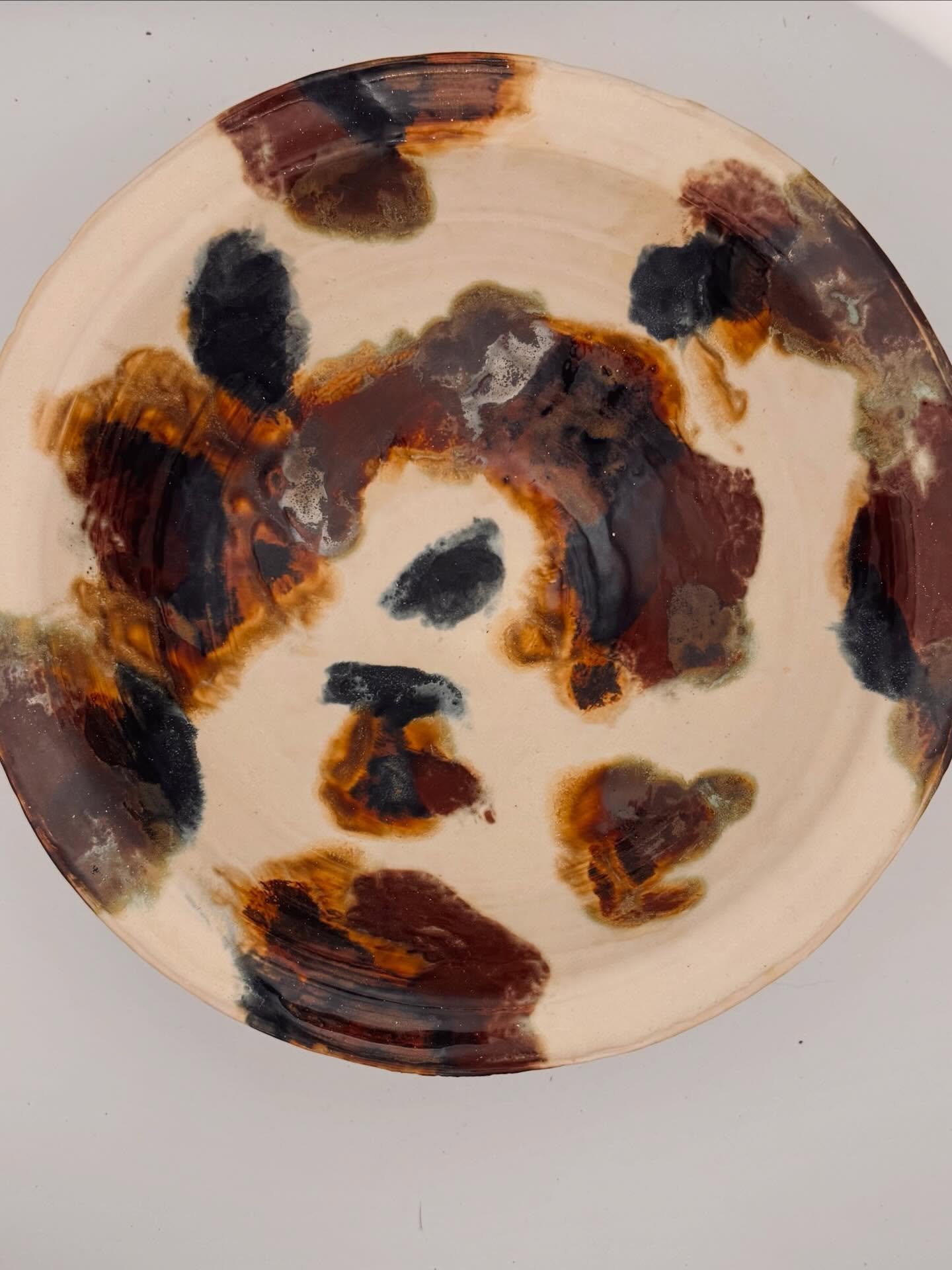 Still obsessed with how this cow print turned out 😍. I think I&rsquo;m going to do a simpler, more stripped down version on my smaller pieces.

#cowprinteverything #contemporaryceramics #eclectichomedecor #farmhousechic #boutiquestyle