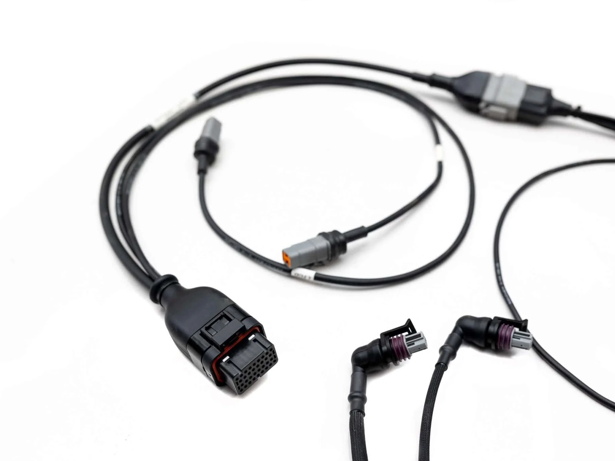 johnson-tuning-custom-sub-harness-detail.jpg