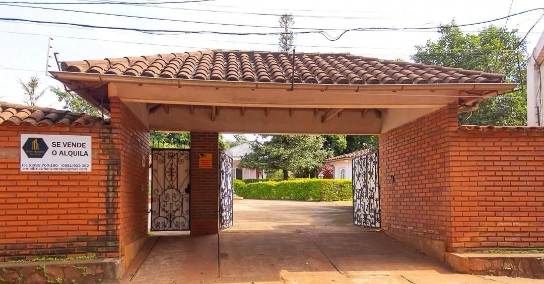 TE KOOP – Uniek voormalig SPA-complex met woning op toplocatie in Obligado