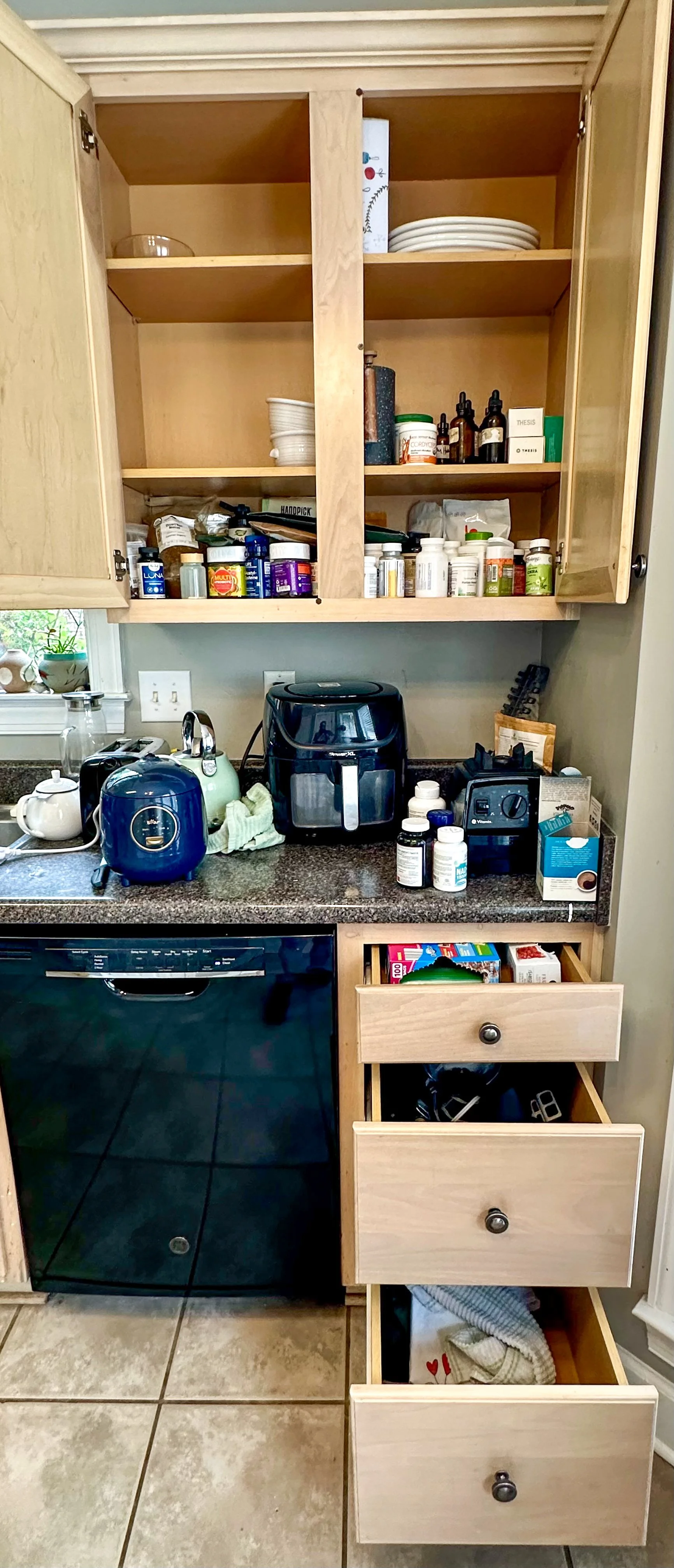 Kitchen - Before 3.JPG