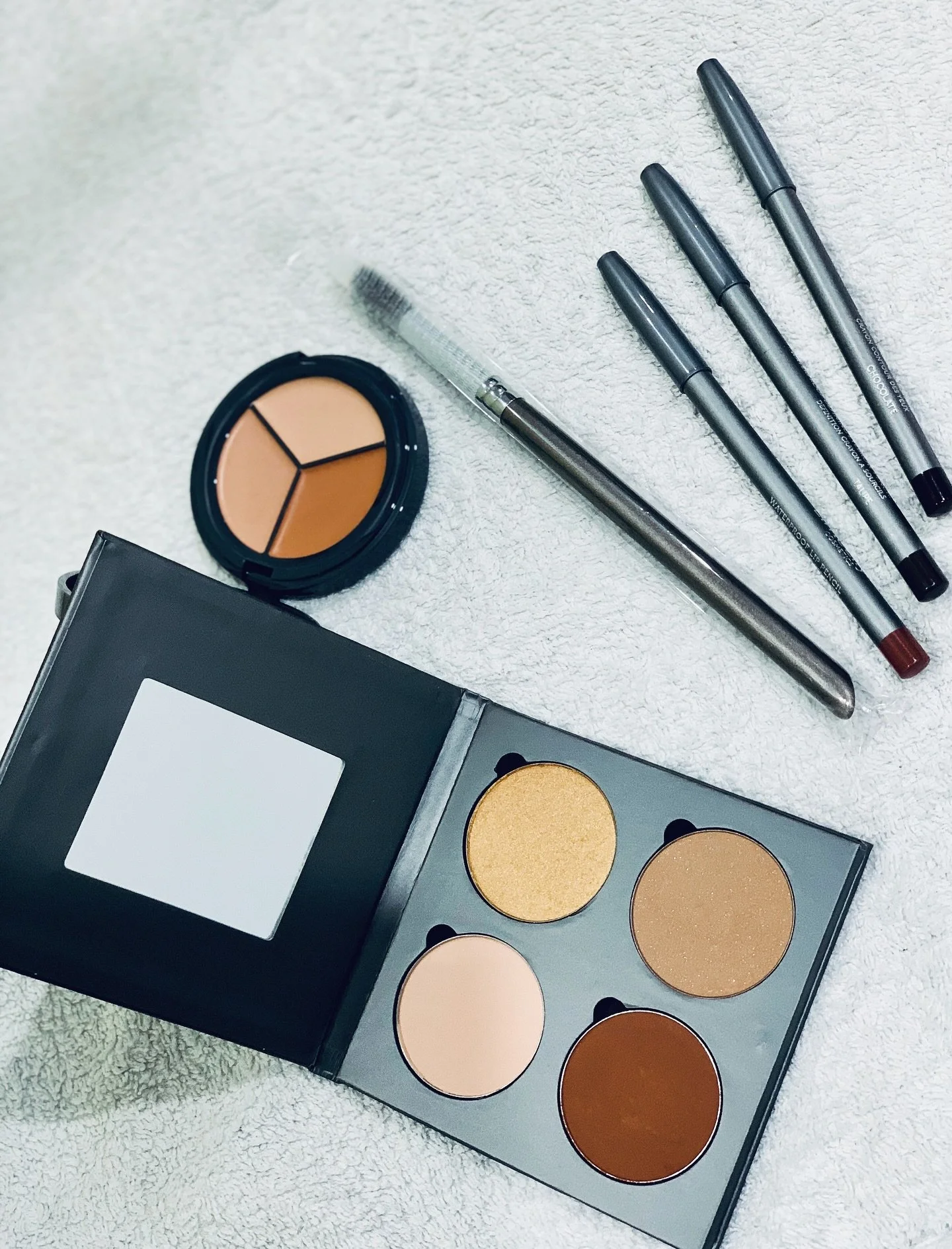 ✨ The Festive Season is Here! Are You Party-Ready? ✨

With the holidays just around the corner, your calendar is probably filling up with parties, events, catch-ups, and celebrations. And with that comes the desire to look and feel your best &mdash; 