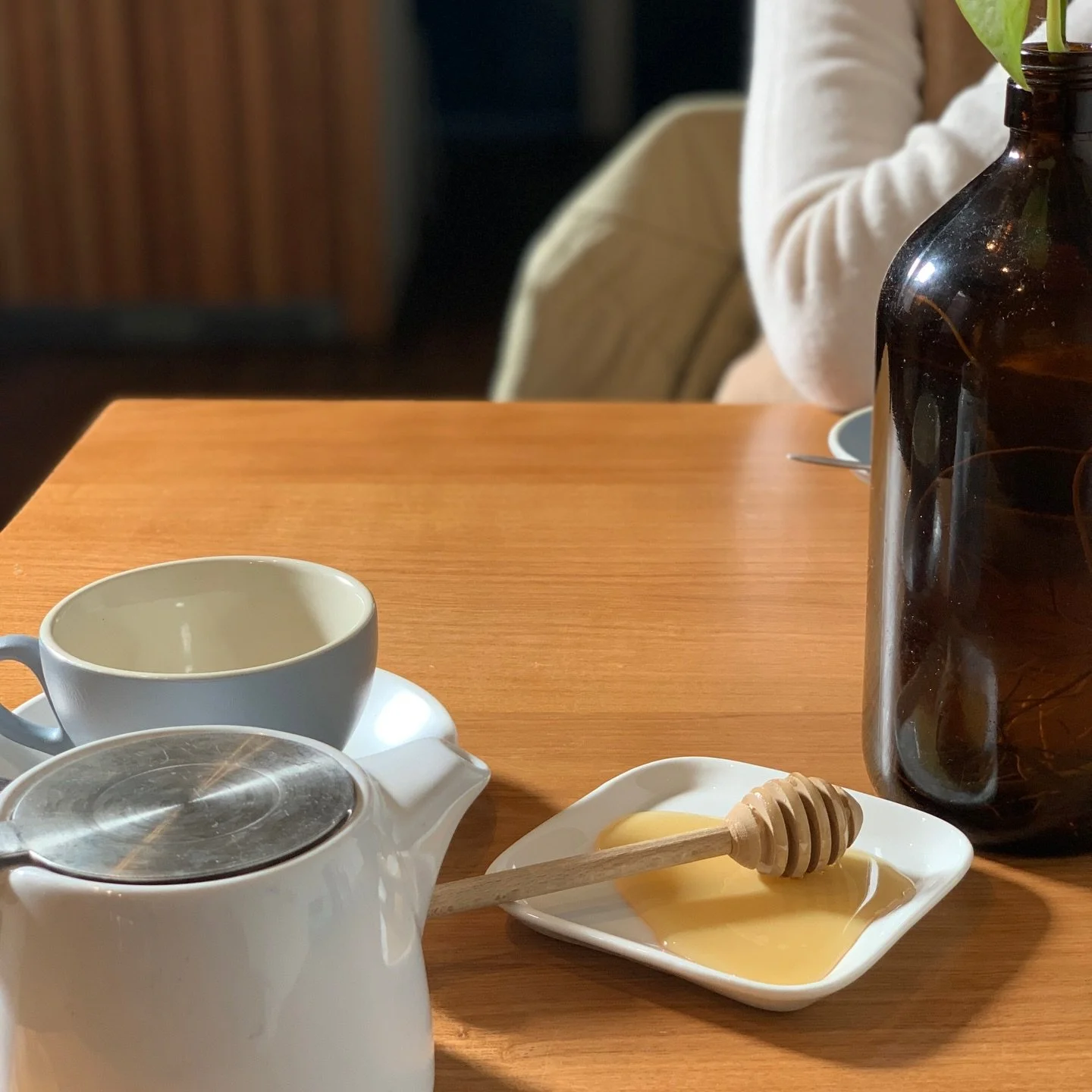 Gentle reminder to self: 
LIFE &hellip; IS SWEET LIKE HONEY 🍯 
You choose. Whether it&rsquo;s running a business or I like to call it working on my dreams, or service of what&rsquo;s in my hands to bless, achieving goals, staying a float, crying, gr