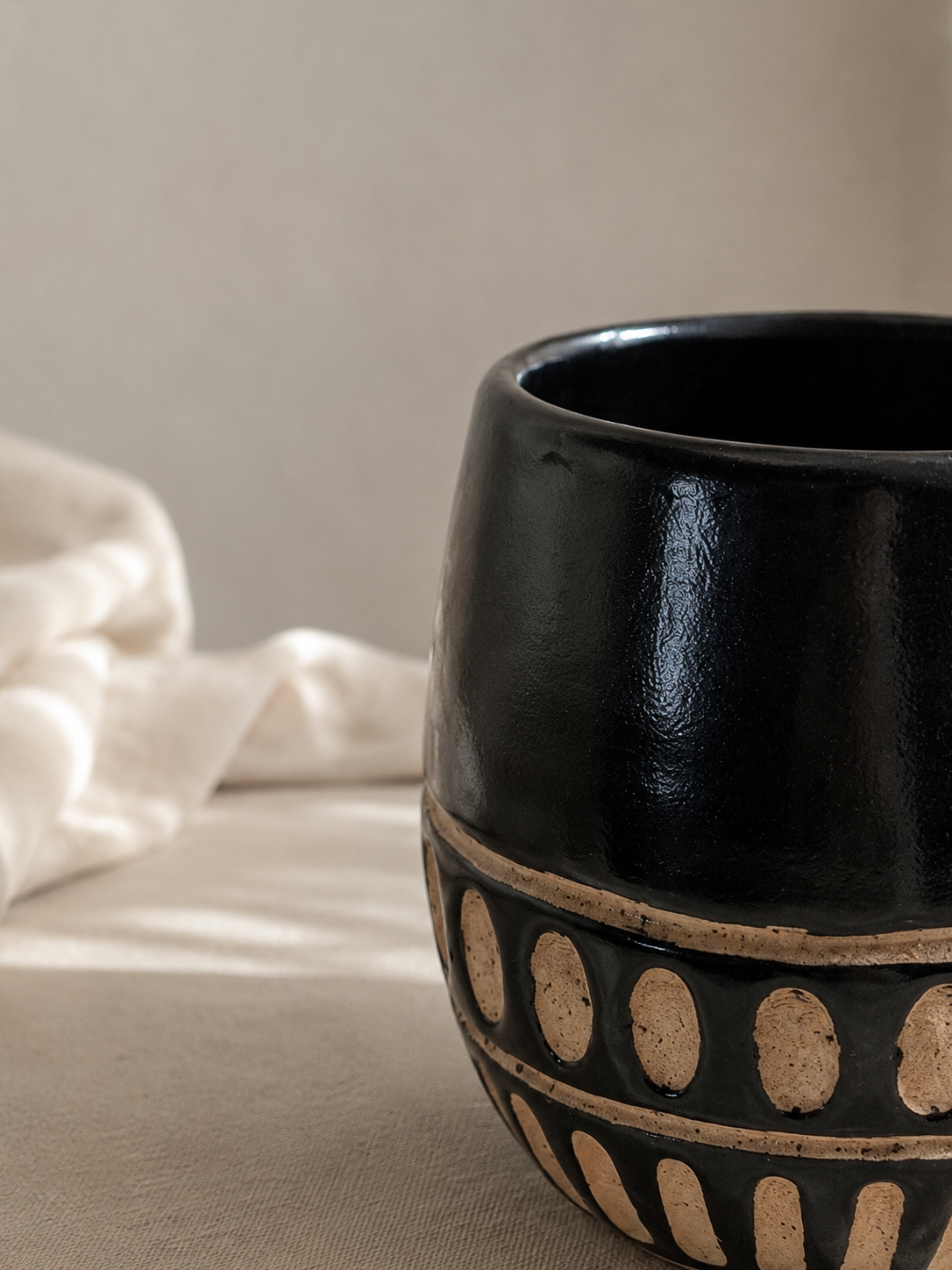 ORMA-mug-black-B1.png