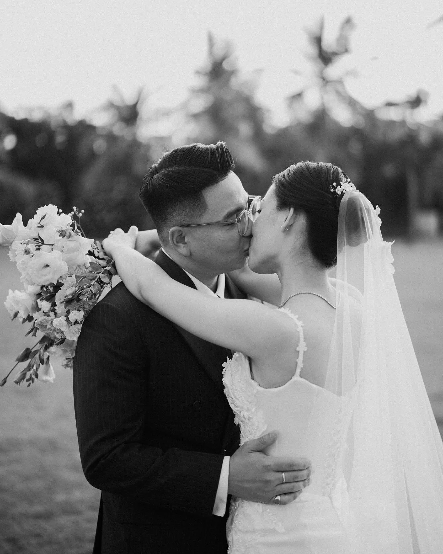 They loves the smell of warm coffee, bloomed roses and new beginnings 

Ben and Nikki wedding 🤍

Wedding organizers : @baliberduawedding