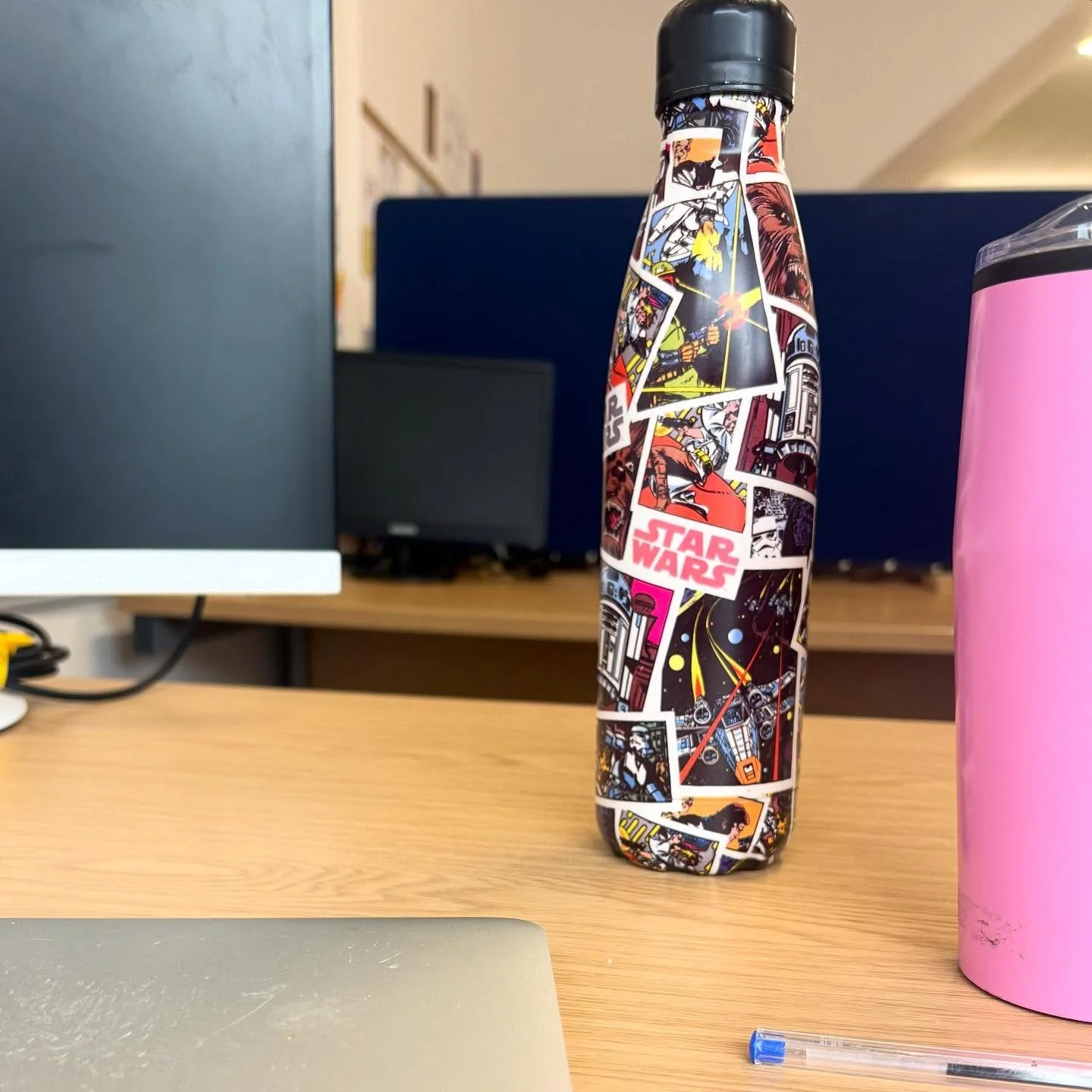 Back at @whaleybridgecoworkers today!! What a great space. Thank you so much to Marella for being a lovely host 🧡 and thank you to all the incredible people who came today. I cannot wait to see what you all get up to! 

#greatrocksdigital #whaleybri