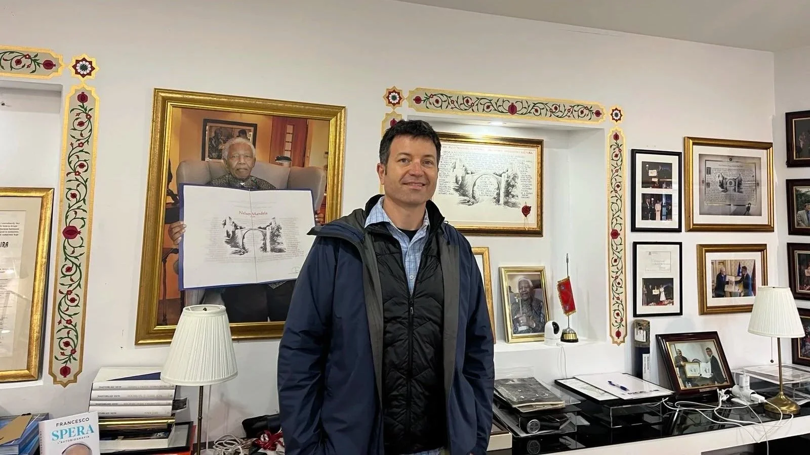 World-Renowned Photographer Sean Pavone Visits the Center for Peace