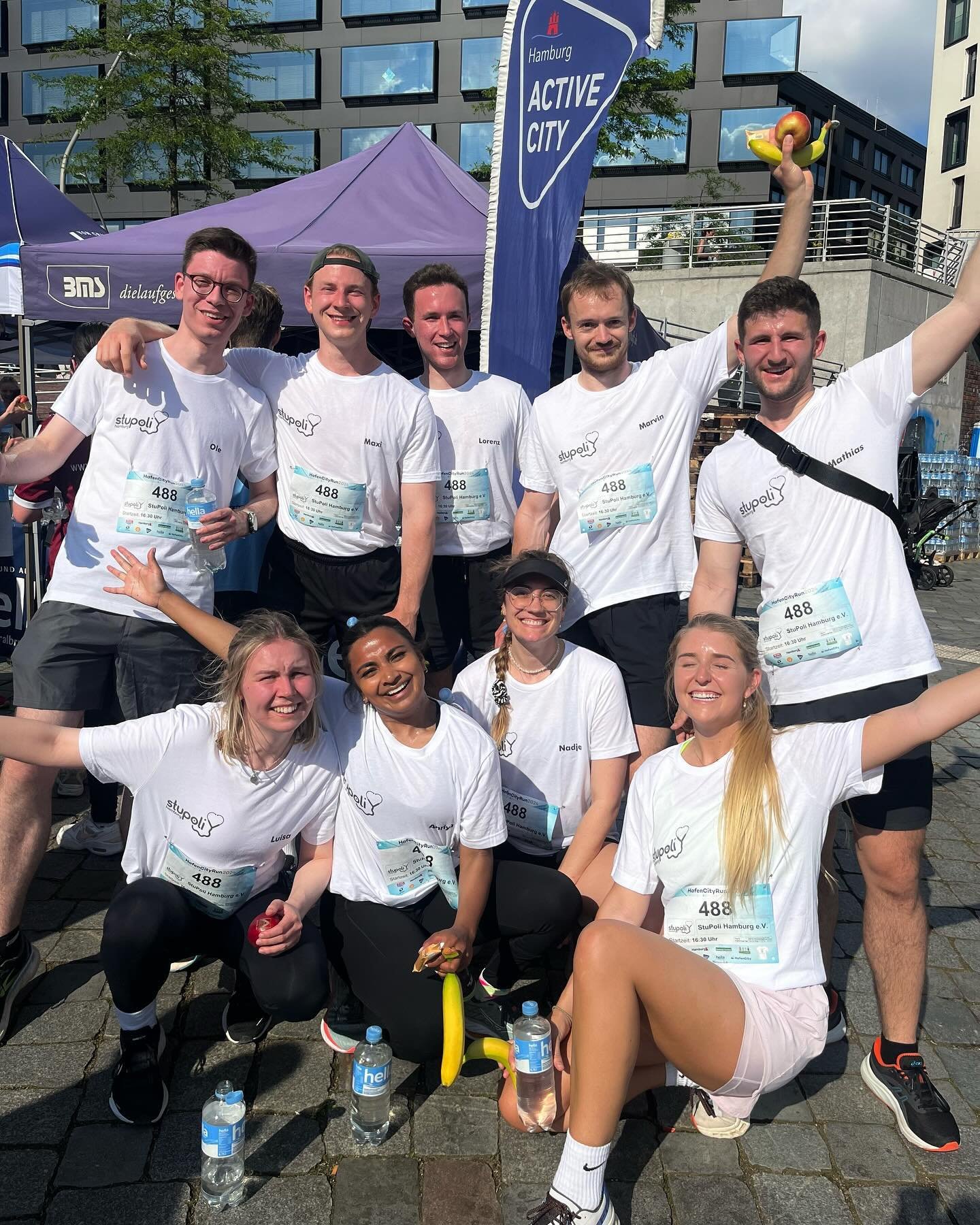 🌟Teamspirit &amp; guter Zweck 🌟
Gestern haben wir als Team von 9 Personen am Hafen City Run im Rahmen der StuPoli teilgenommen und gemeinsam 4,5 km durch die sch&ouml;ne HafenCity absolviert. 🏃🏼&zwj;♀️🏃💨Bei strahlendem Wetter und tollen Aussich