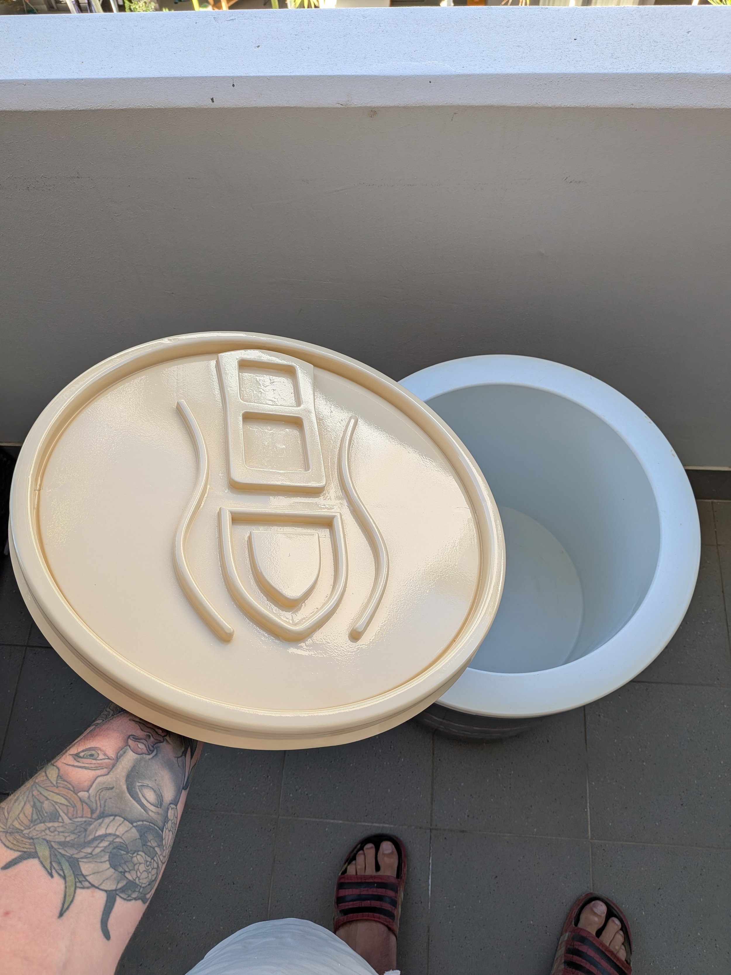 Custom 3D-Printed Swan Drought Freezer Lid