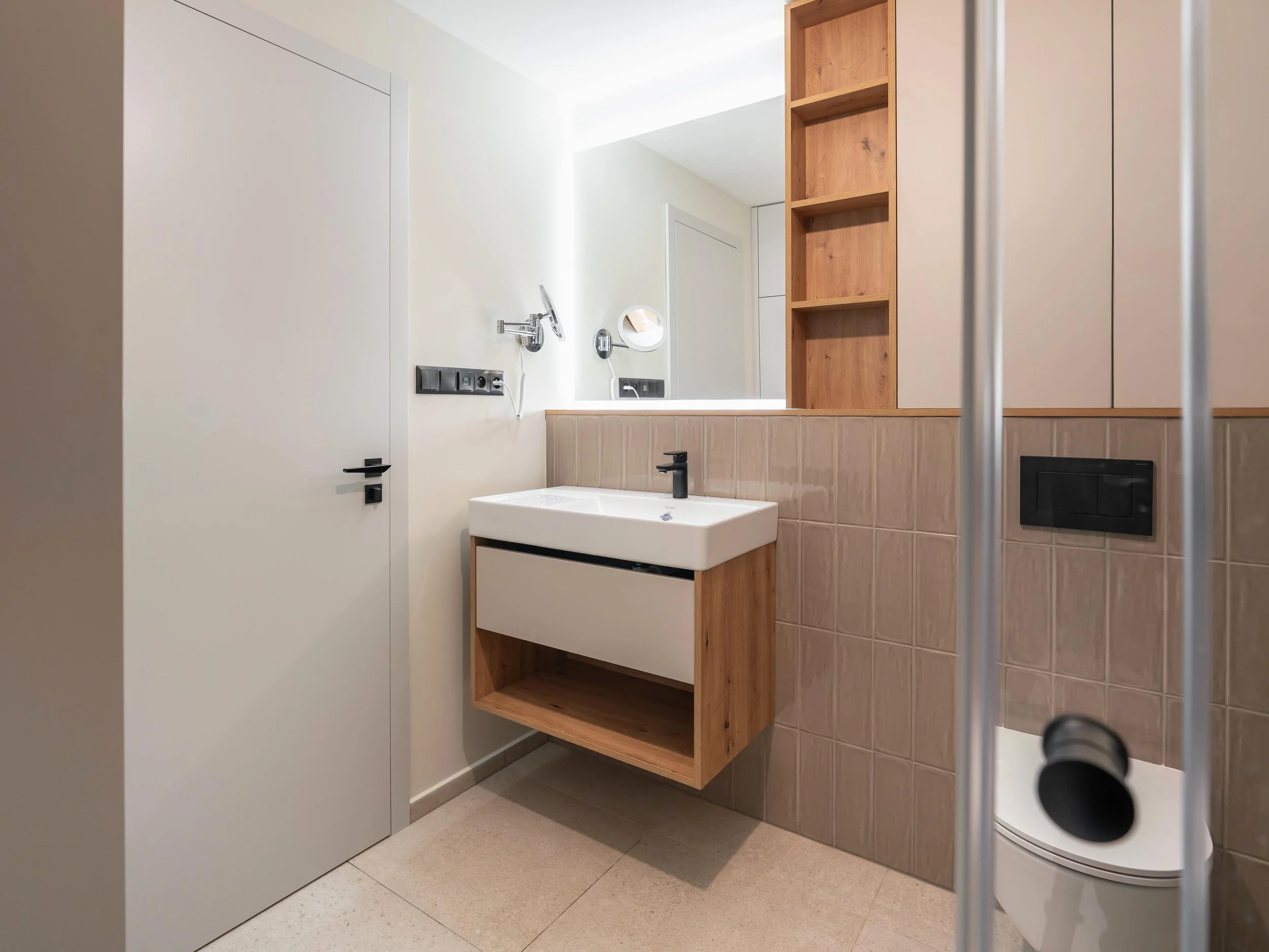 Pohled ze sprchového koutu