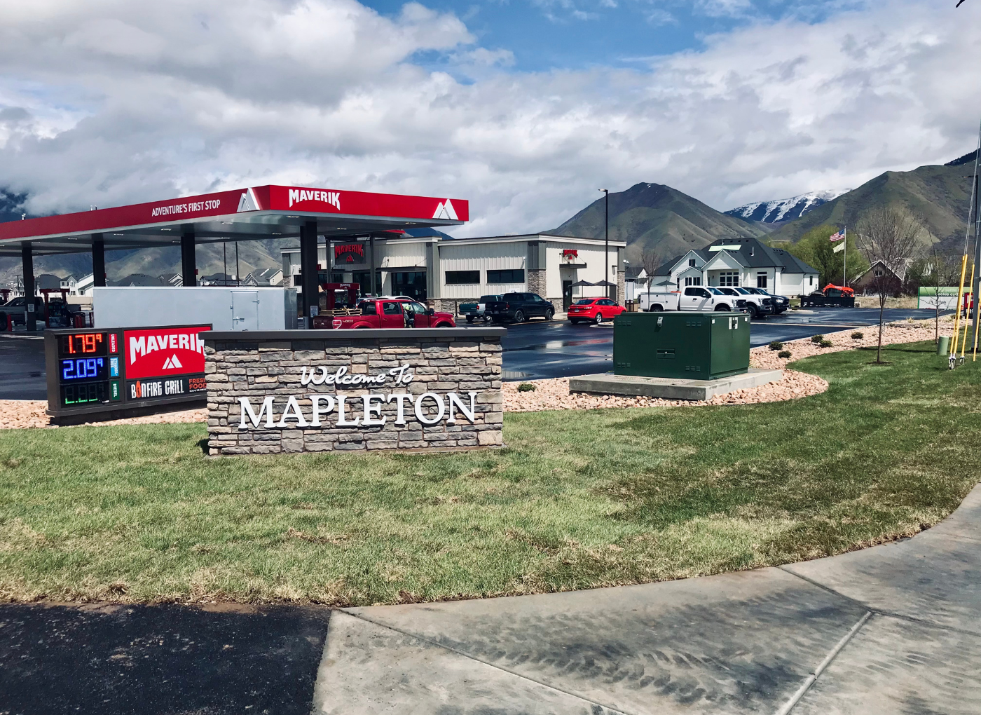 mapleton commercial landscaping.png