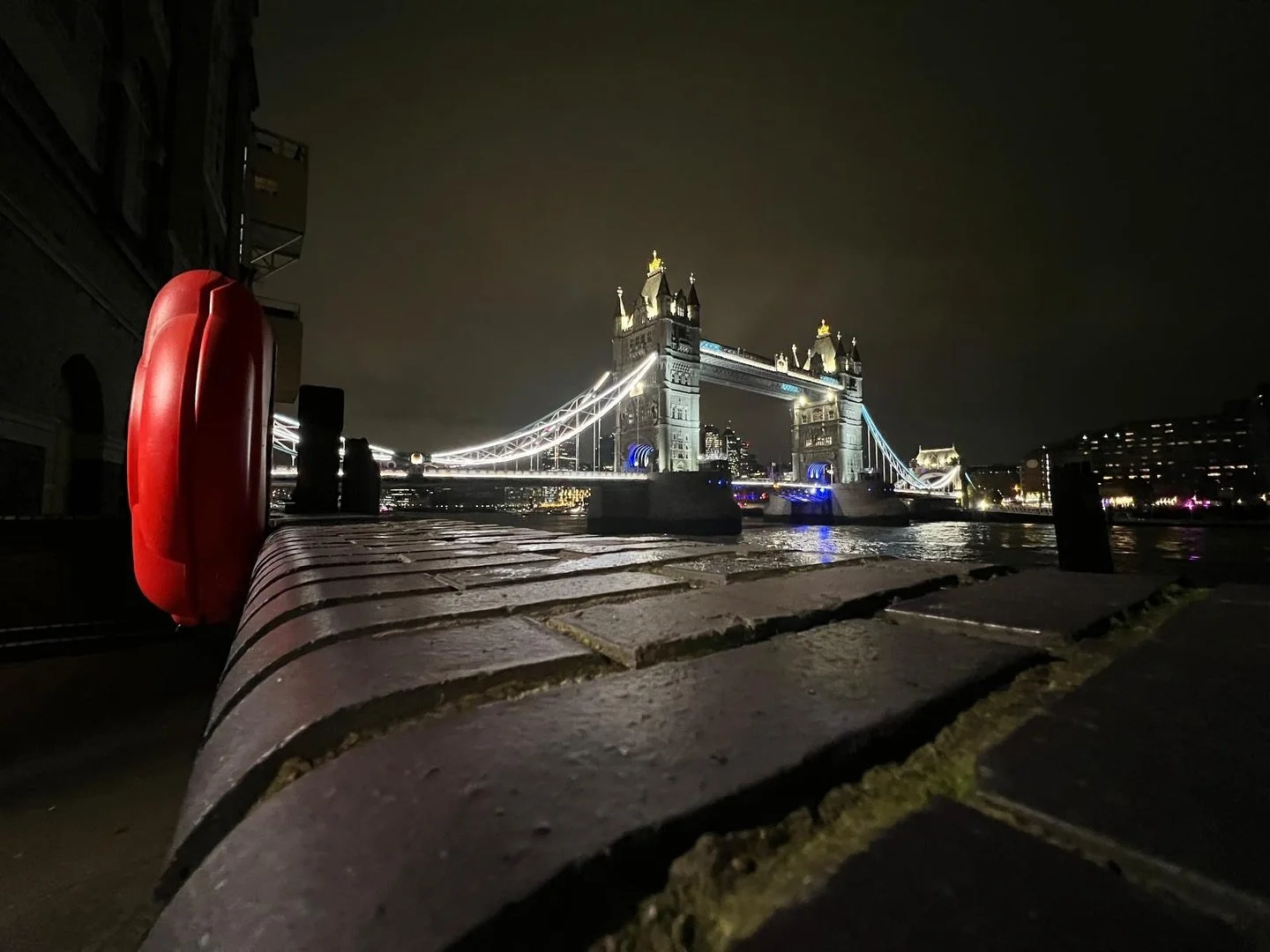 What an image. Unedited iPhone by @gibsongibsongibson on our #iconiclondon photo walk 🫡👍🏻