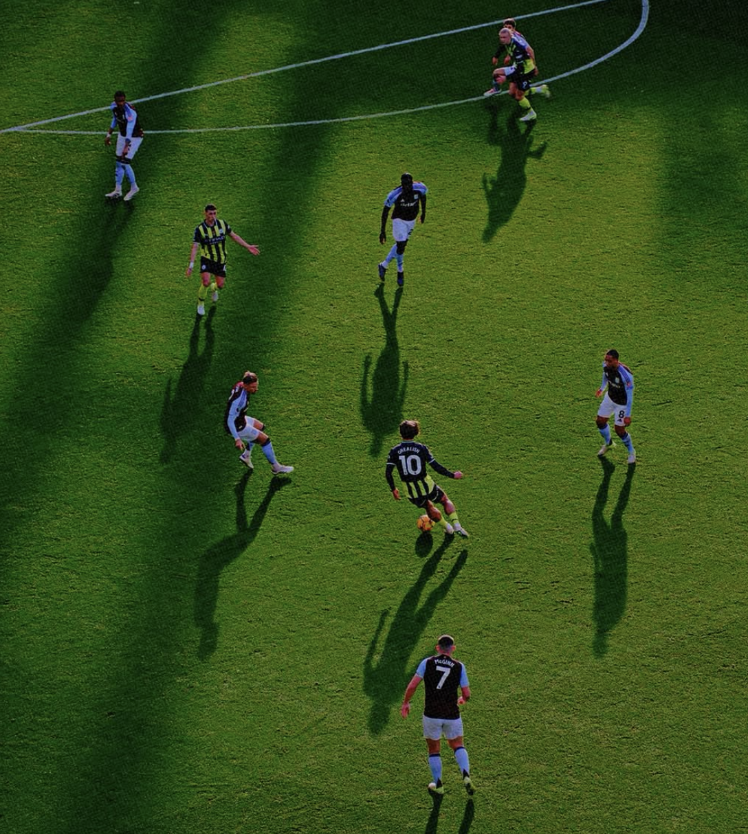 How to Study a Professional Player During a Game