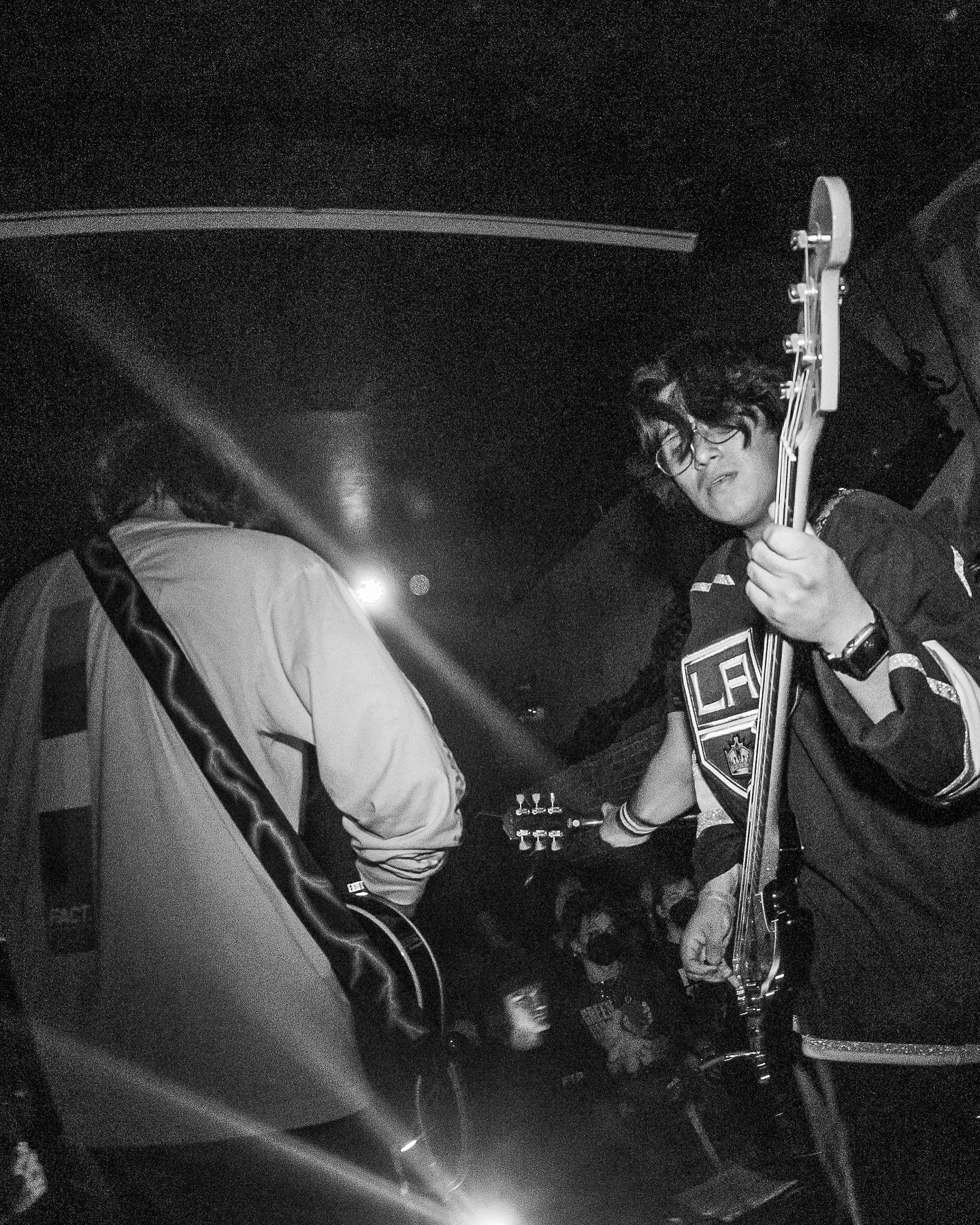 TONIGHT’S OUR NIGHT LOS ANGELES 7 PM W/ @despiaband @clarionband @kidcarrion COME EARLY STAY LATE 🎲 TIX IN BIO
📸: @xneyon